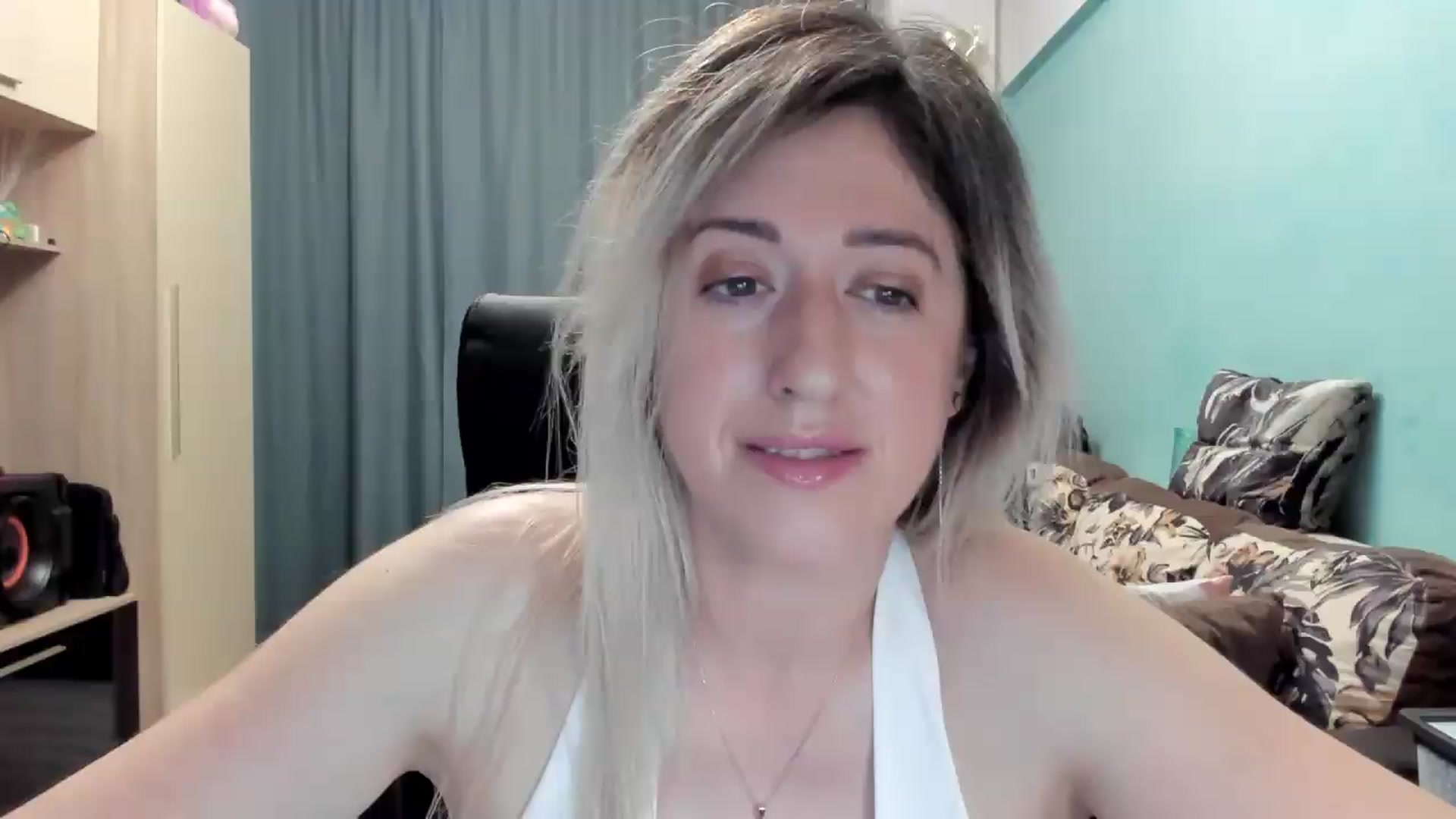 Gallery image thumbnail from SweetDelia_'s myfreecams stream on, 05/27/2026, 24:15 image 3 of 20
