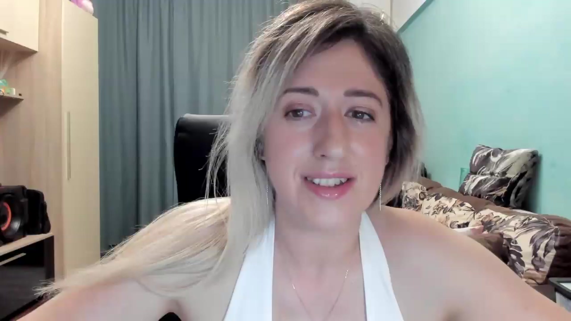 Gallery image thumbnail from SweetDelia_'s myfreecams stream on, 05/27/2026, 24:15 image 16 of 20