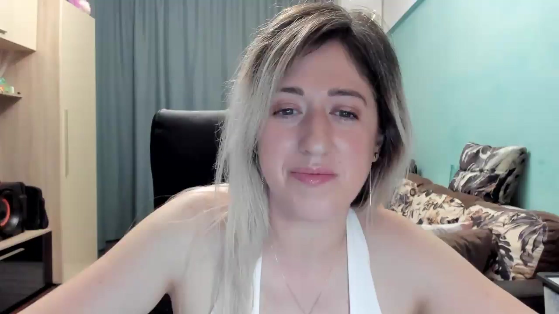 Gallery image thumbnail from SweetDelia_'s myfreecams stream on, 05/27/2026, 24:15 image 20 of 20