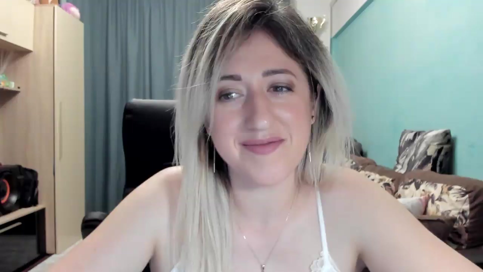 Gallery image thumbnail from SweetDelia_'s myfreecams stream on, 05/30/2026, 02:09 image 15 of 20
