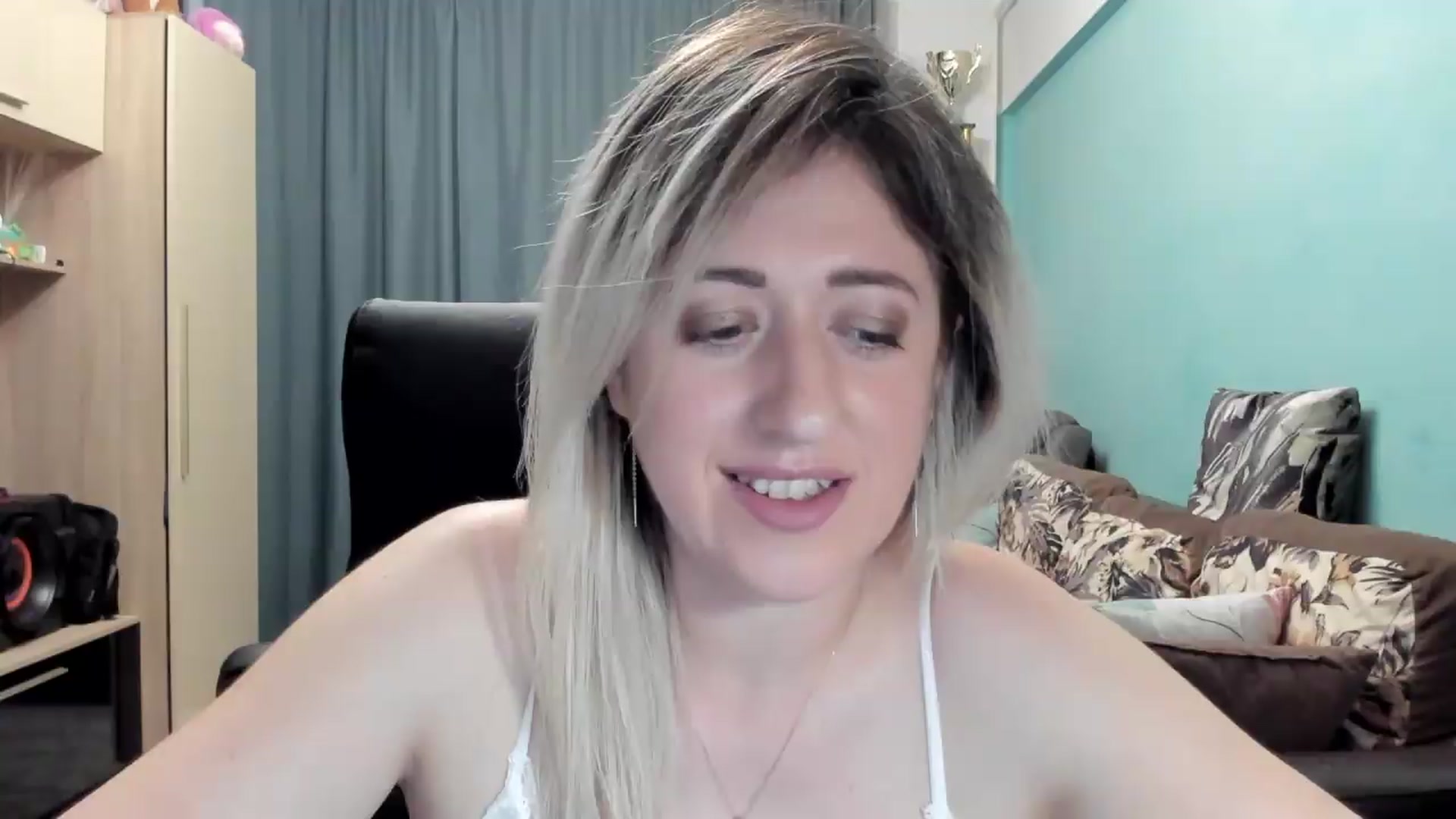 Gallery image thumbnail from SweetDelia_'s myfreecams stream on, 05/30/2026, 02:09 image 11 of 20