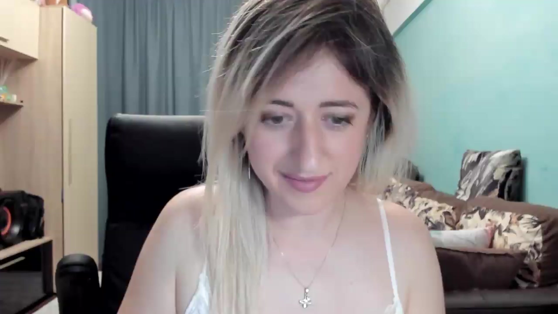Gallery image thumbnail from SweetDelia_'s myfreecams stream on, 05/30/2026, 02:09 image 13 of 20