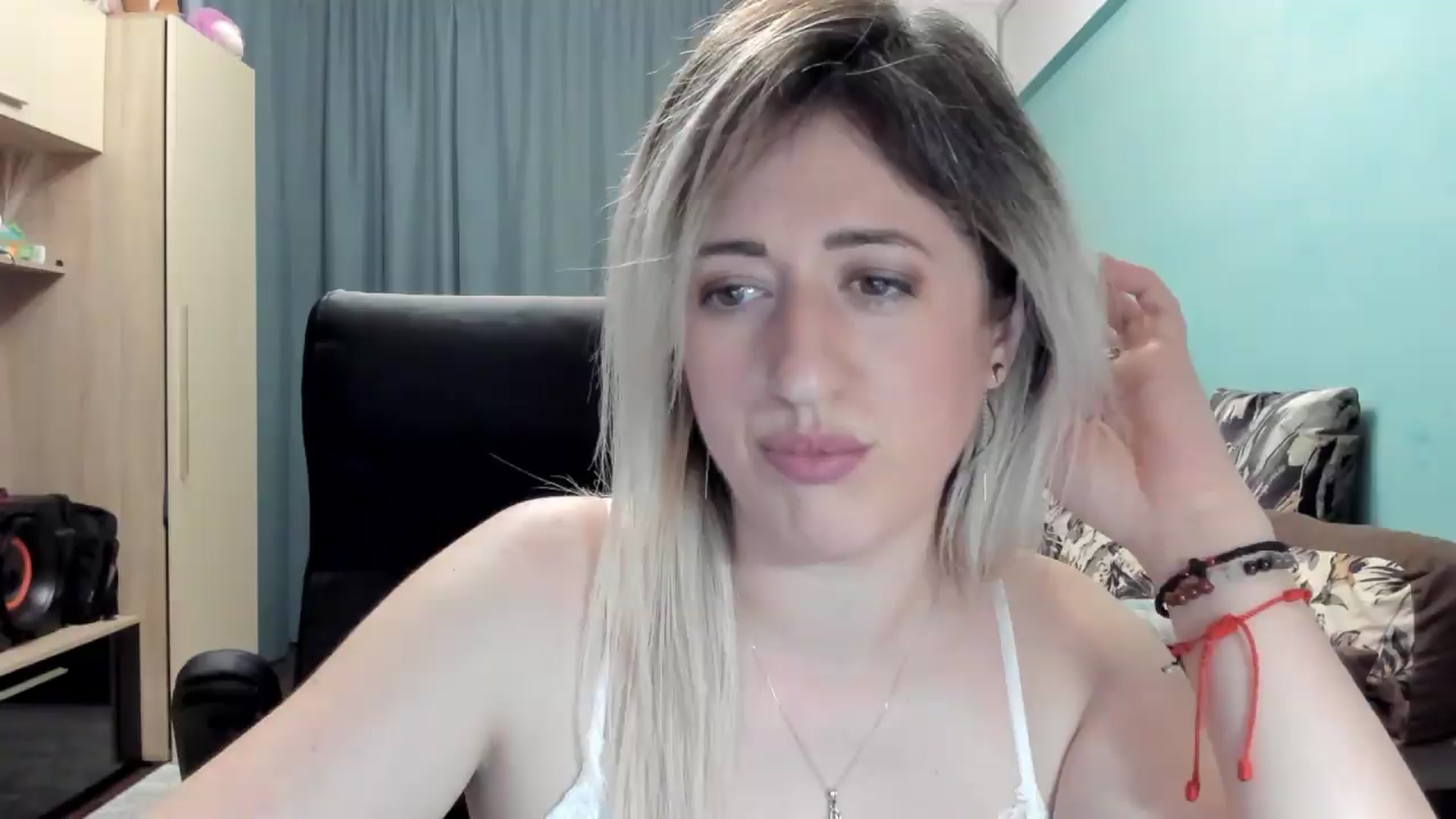 Gallery image thumbnail from SweetDelia_'s myfreecams stream on, 05/30/2026, 02:09 image 16 of 20