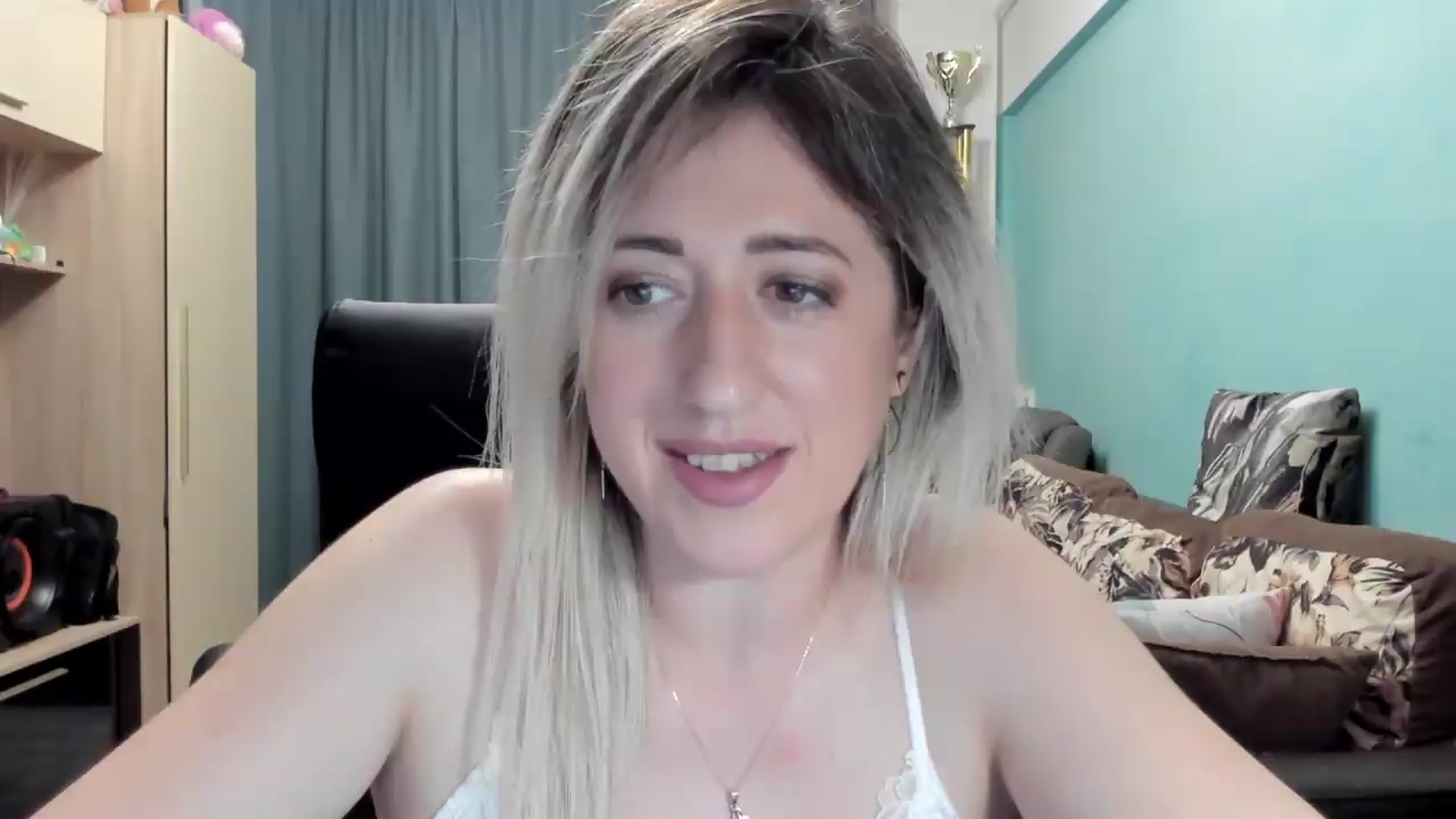 Gallery image thumbnail from SweetDelia_'s myfreecams stream on, 05/30/2026, 02:09 image 17 of 20
