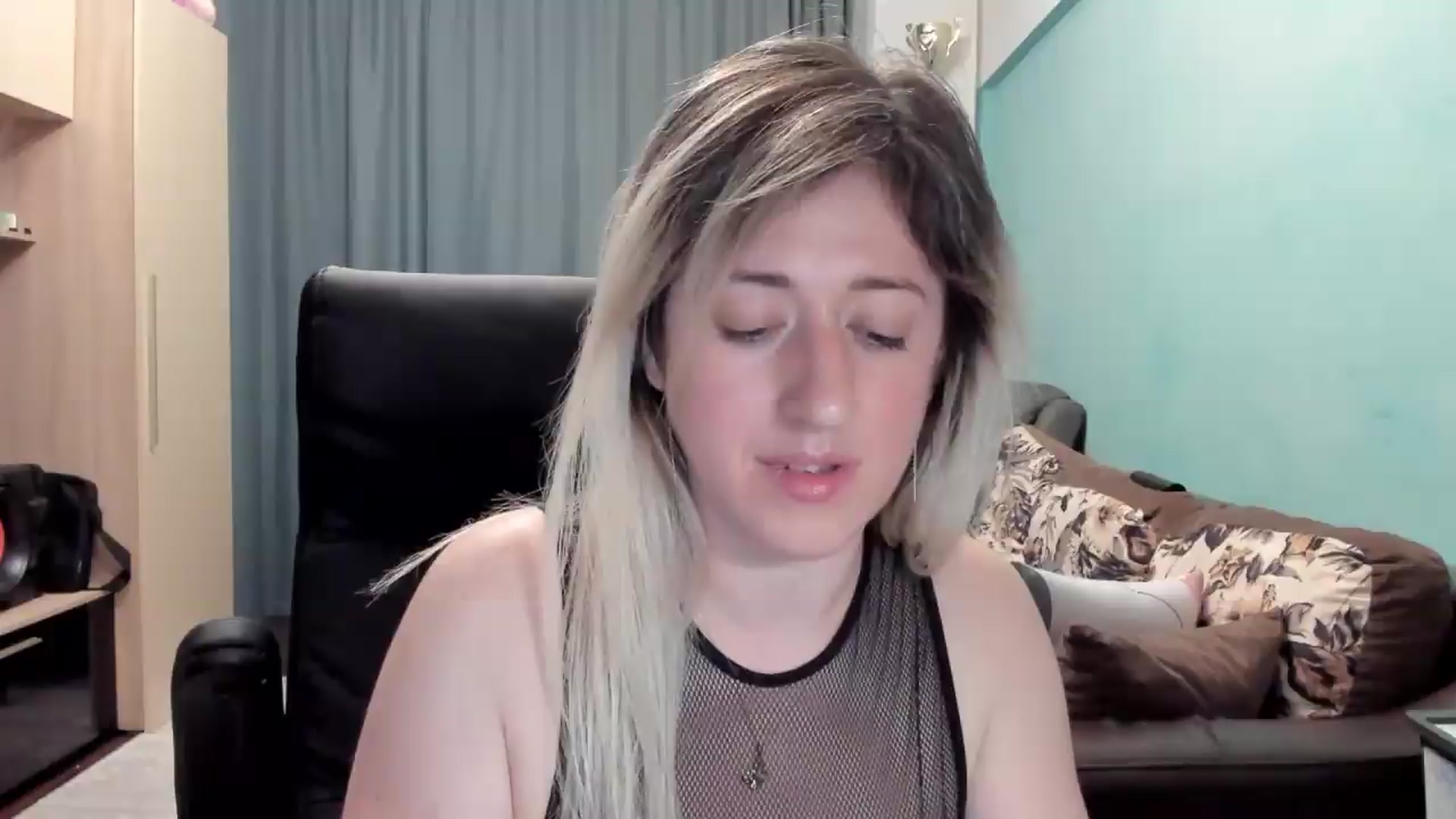 Gallery image thumbnail from SweetDelia_'s myfreecams stream on, 06/01/2026, 03:07 image 17 of 20