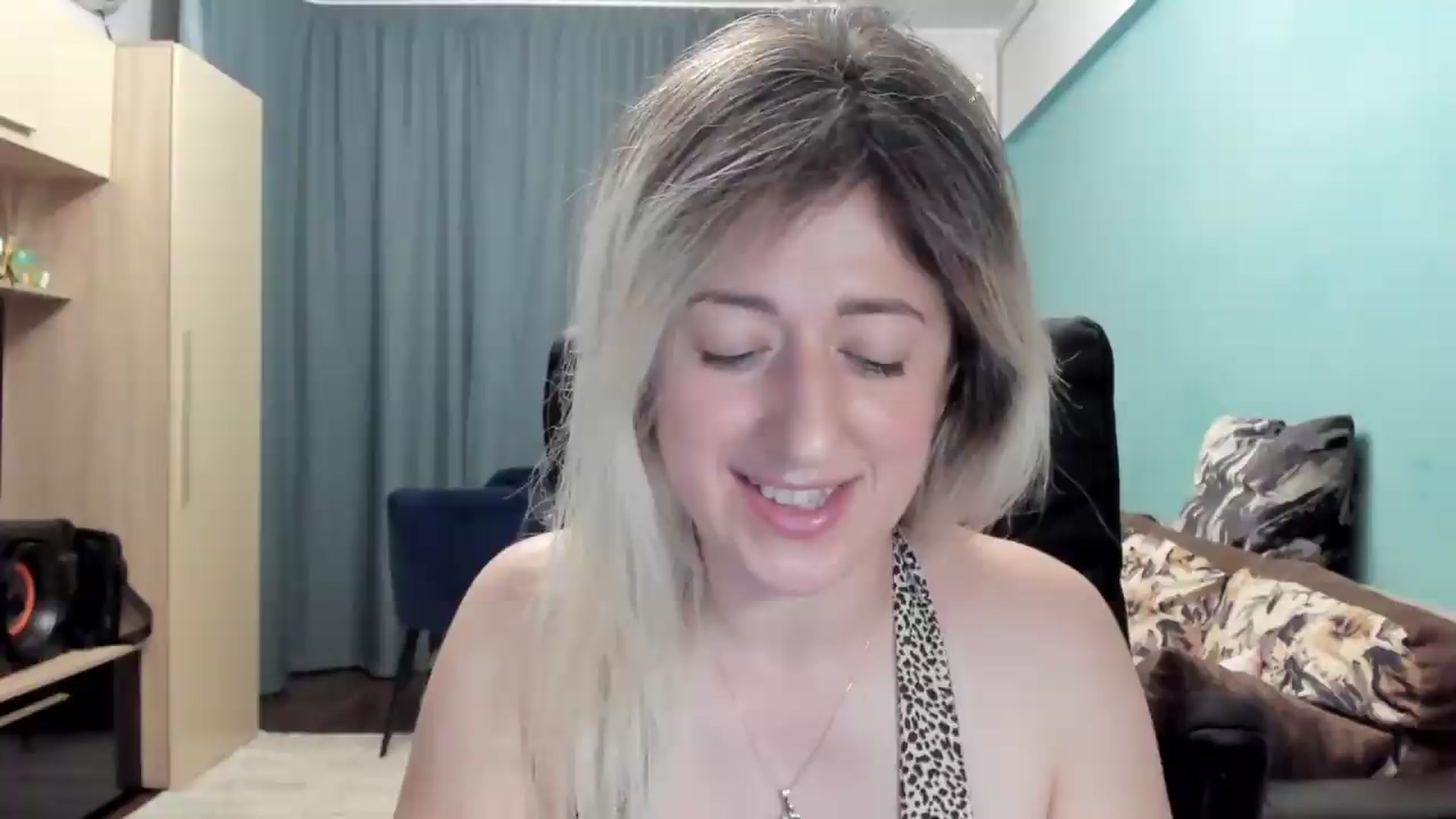 Gallery image thumbnail from SweetDelia_'s myfreecams stream on, 06/06/2026, 24:05 image 18 of 20