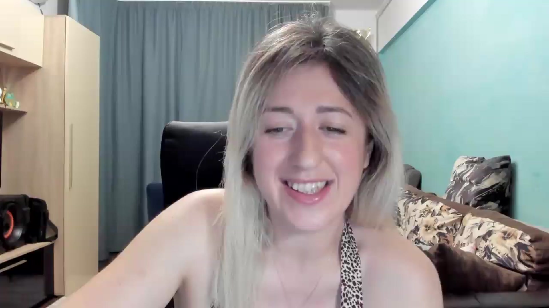 Gallery image thumbnail from SweetDelia_'s myfreecams stream on, 06/06/2026, 24:05 image 4 of 20