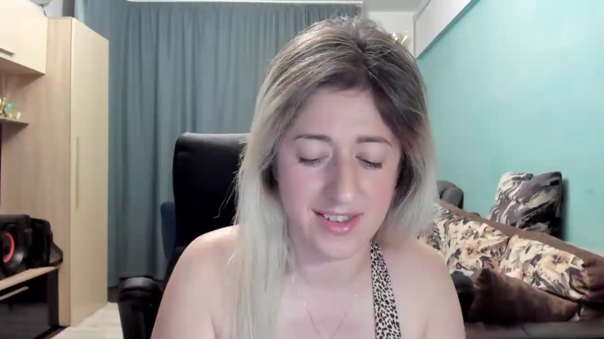 Gallery image thumbnail from SweetDelia_'s myfreecams stream on, 06/06/2026, 24:05 image 14 of 20