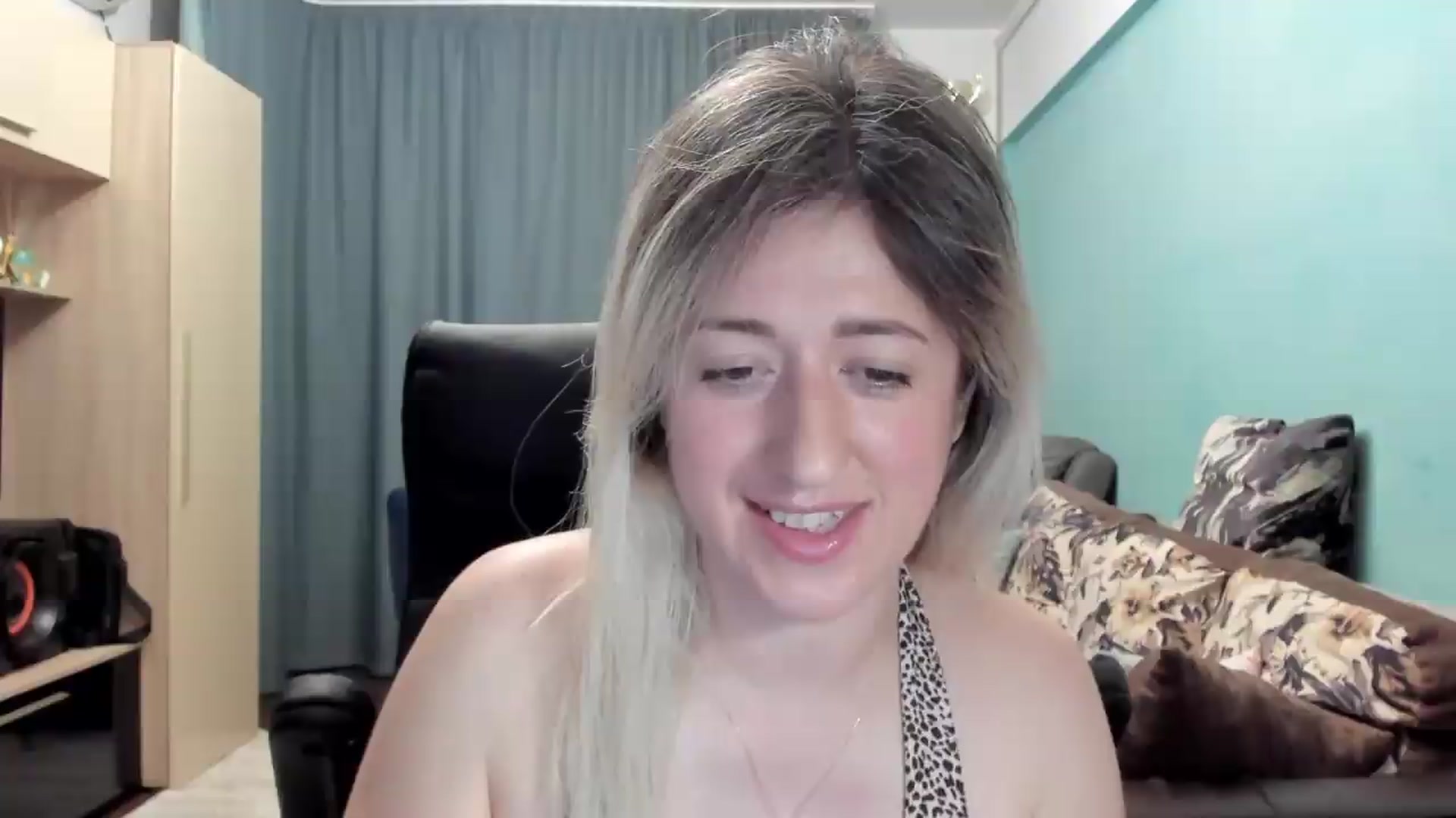 Gallery image thumbnail from SweetDelia_'s myfreecams stream on, 06/06/2026, 24:05 image 1 of 20
