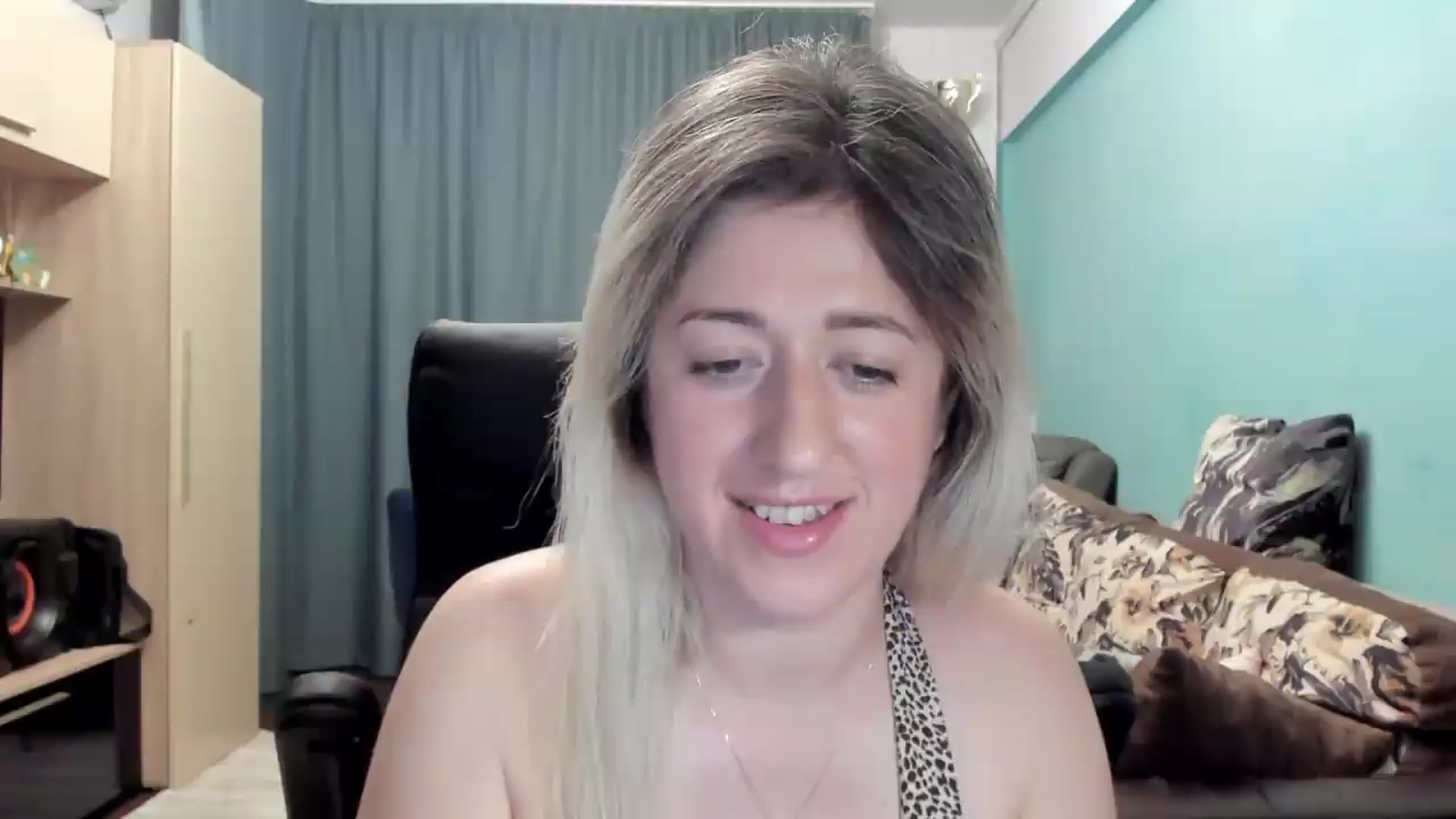 Gallery image thumbnail from SweetDelia_'s myfreecams stream on, 06/06/2026, 24:05 image 15 of 20