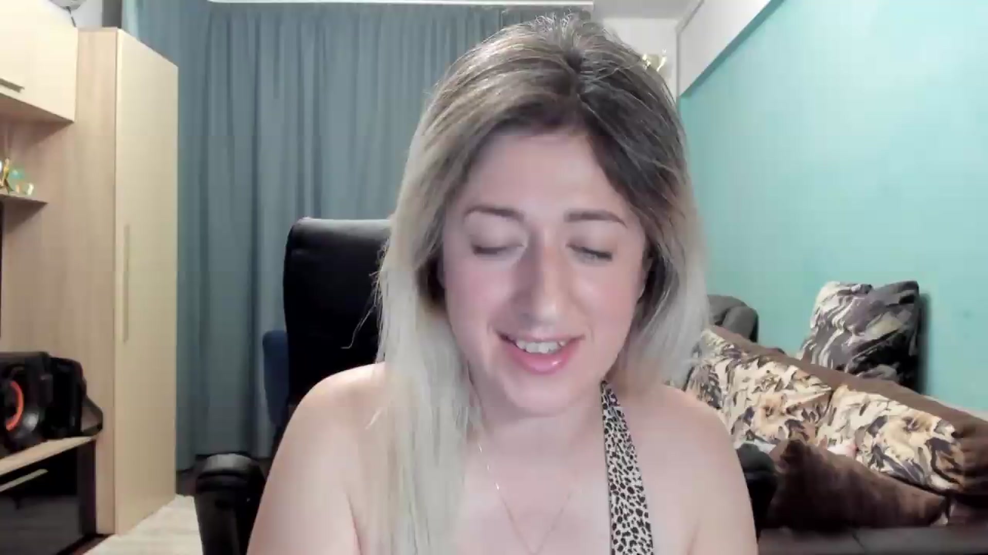 Gallery image thumbnail from SweetDelia_'s myfreecams stream on, 06/06/2026, 24:05 image 13 of 20