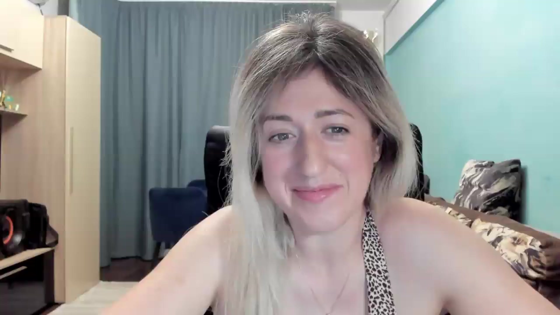 Gallery image thumbnail from SweetDelia_'s myfreecams stream on, 06/06/2026, 24:05 image 19 of 20