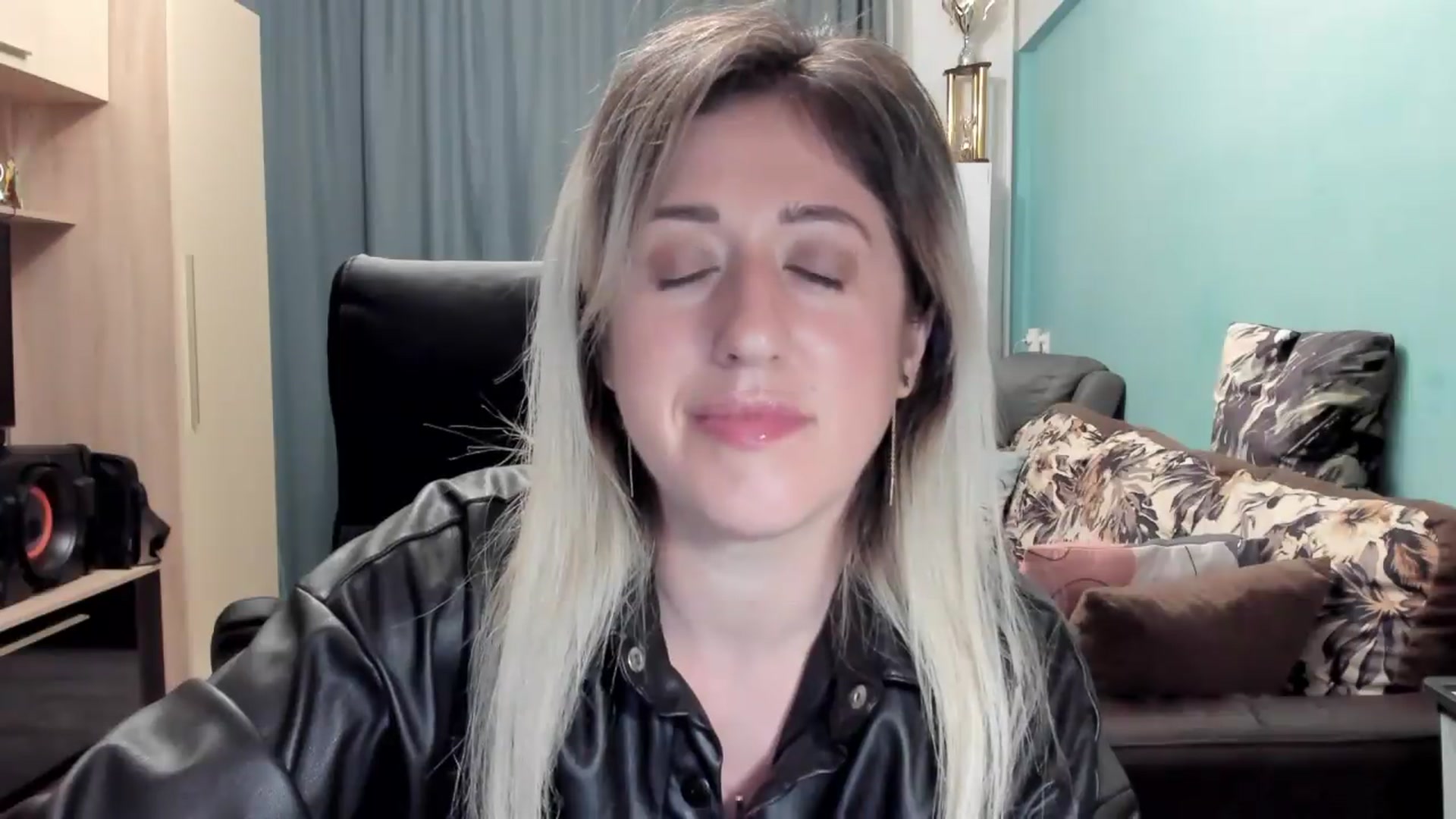 Gallery image thumbnail from SweetDelia_'s myfreecams stream on, 06/20/2026, 24:56 image 17 of 20