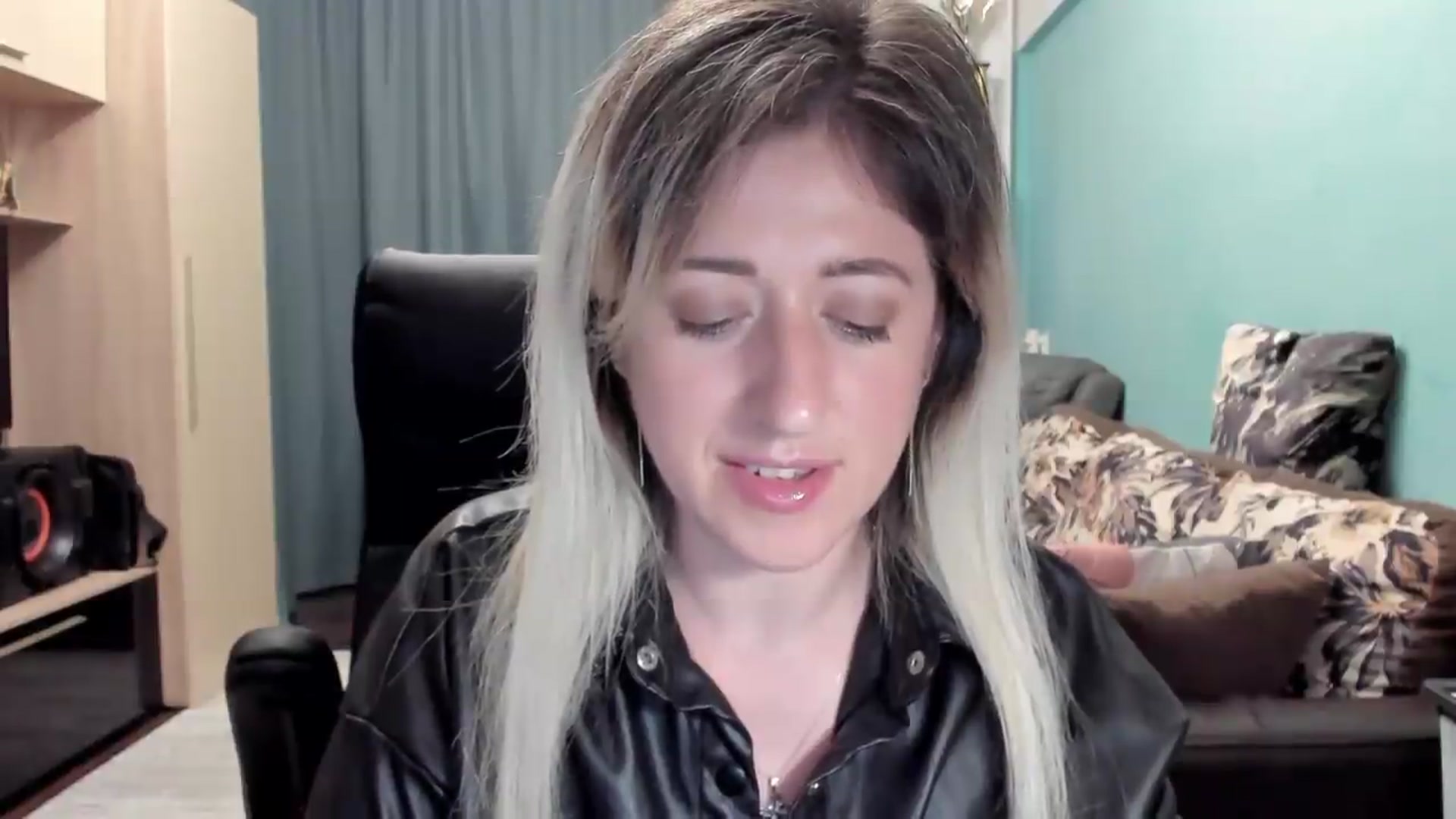 Gallery image thumbnail from SweetDelia_'s myfreecams stream on, 06/20/2026, 24:56 image 15 of 20