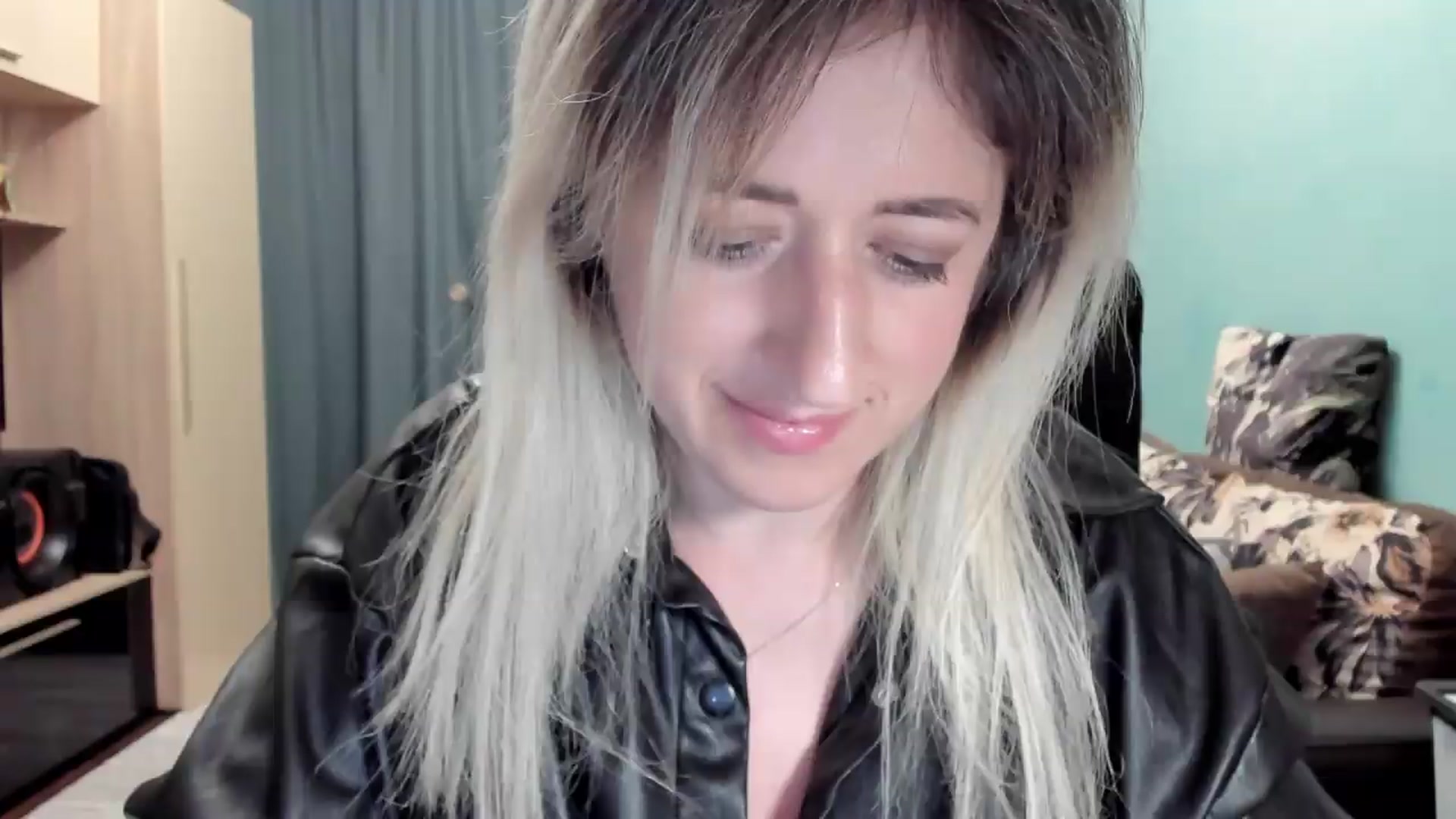 Gallery image thumbnail from SweetDelia_'s myfreecams stream on, 06/20/2026, 02:40 image 10 of 20
