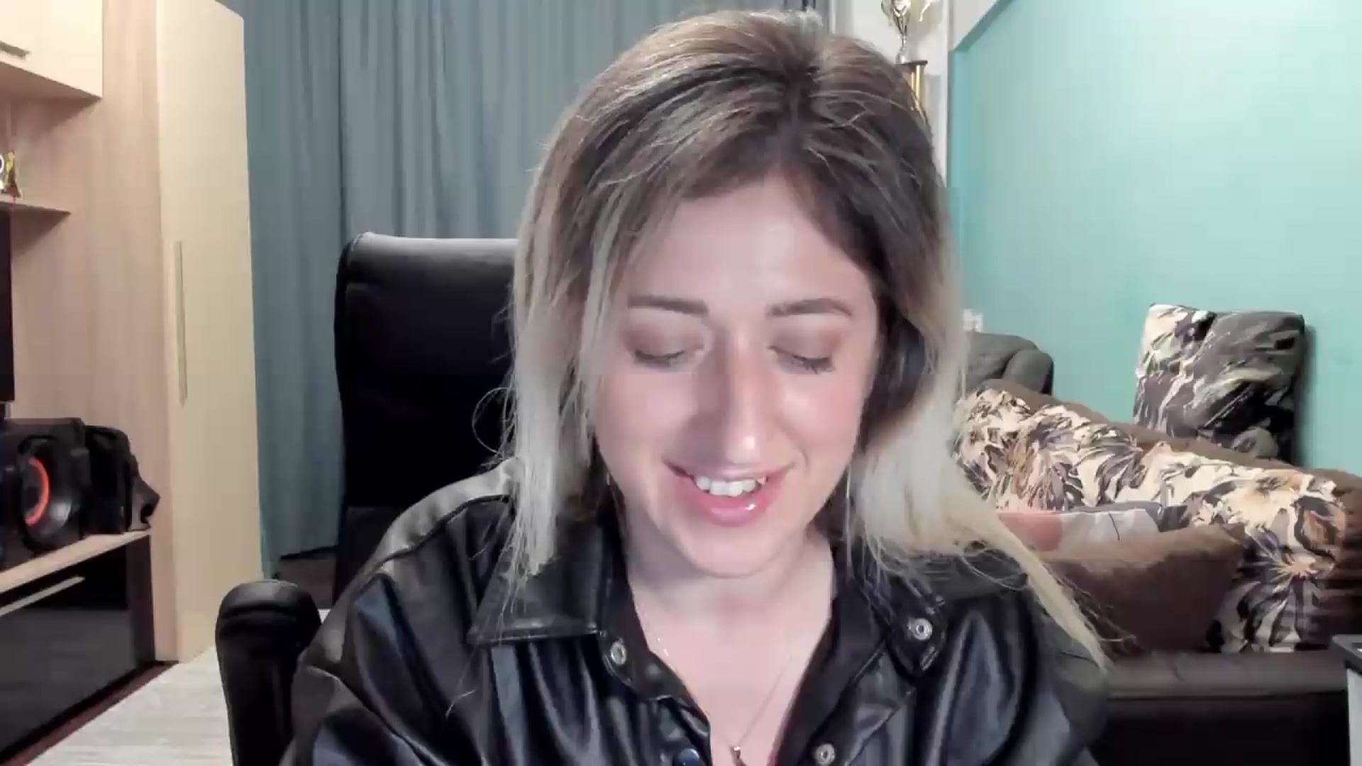 Gallery image thumbnail from SweetDelia_'s myfreecams stream on, 06/20/2026, 02:40 image 4 of 20