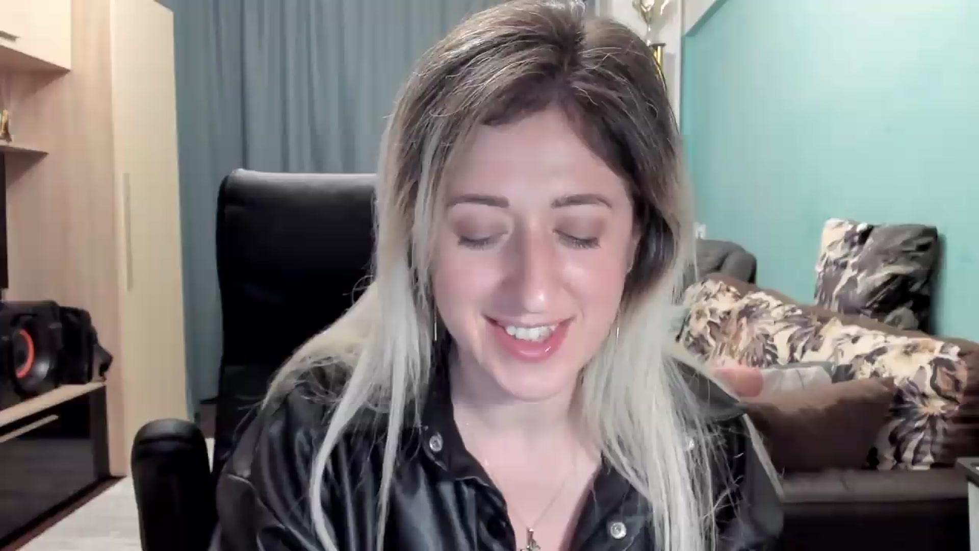 Gallery image thumbnail from SweetDelia_'s myfreecams stream on, 06/20/2026, 02:40 image 1 of 20