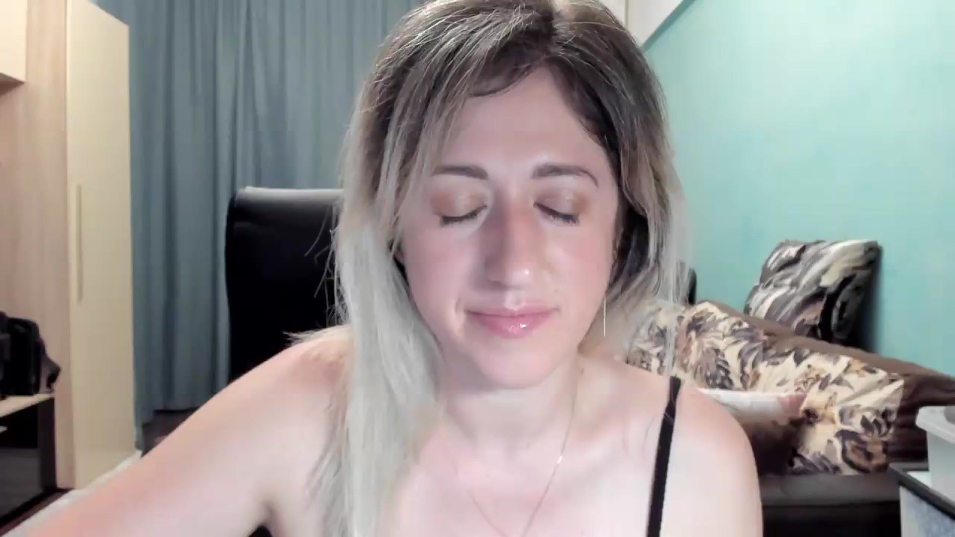 Gallery image thumbnail from SweetDelia_'s myfreecams stream on, 06/21/2026, 24:40 image 1 of 20
