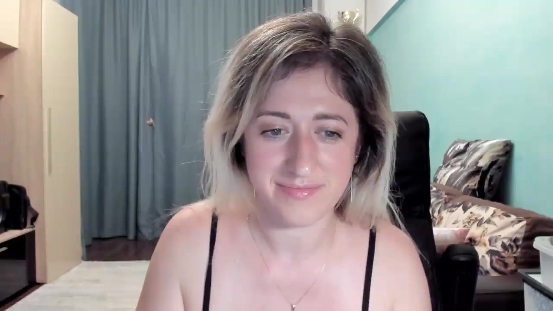 Gallery image thumbnail from SweetDelia_'s myfreecams stream on, 06/21/2026, 24:40 image 16 of 20