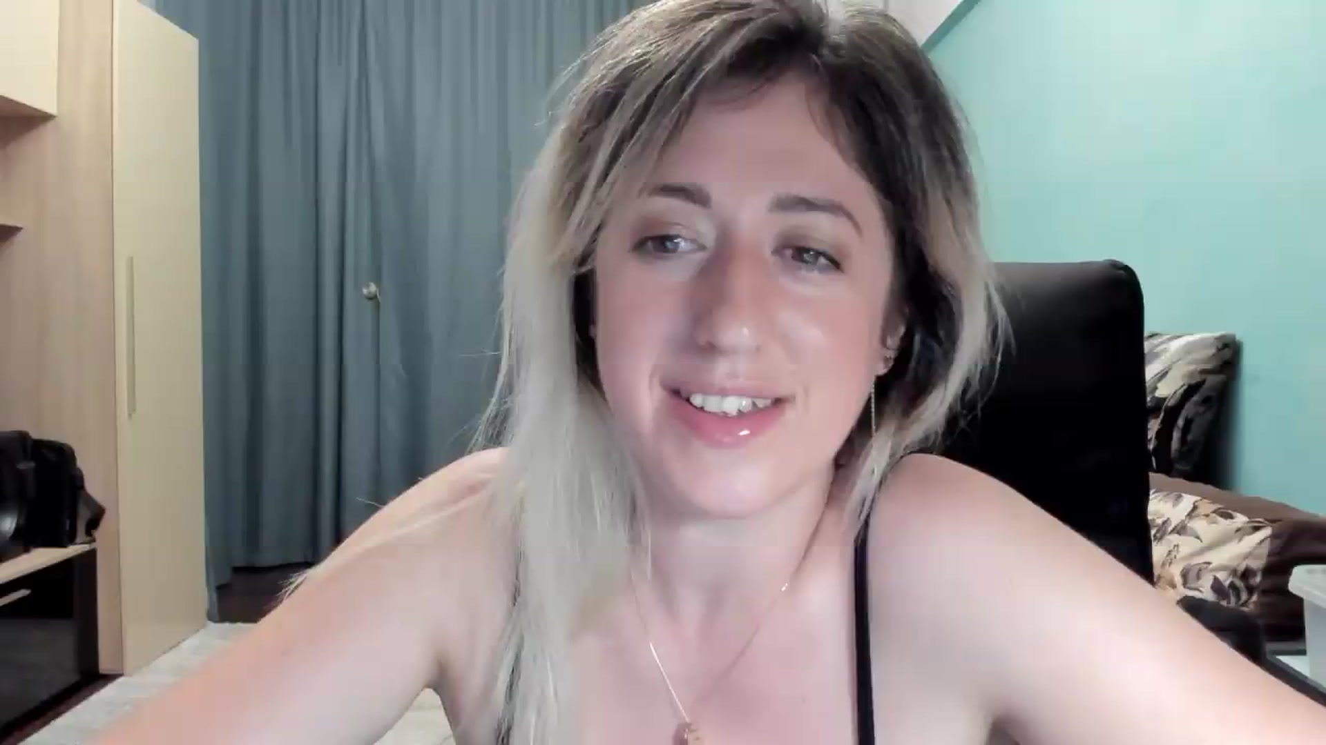 Gallery image thumbnail from SweetDelia_'s myfreecams stream on, 06/21/2026, 24:40 image 4 of 20