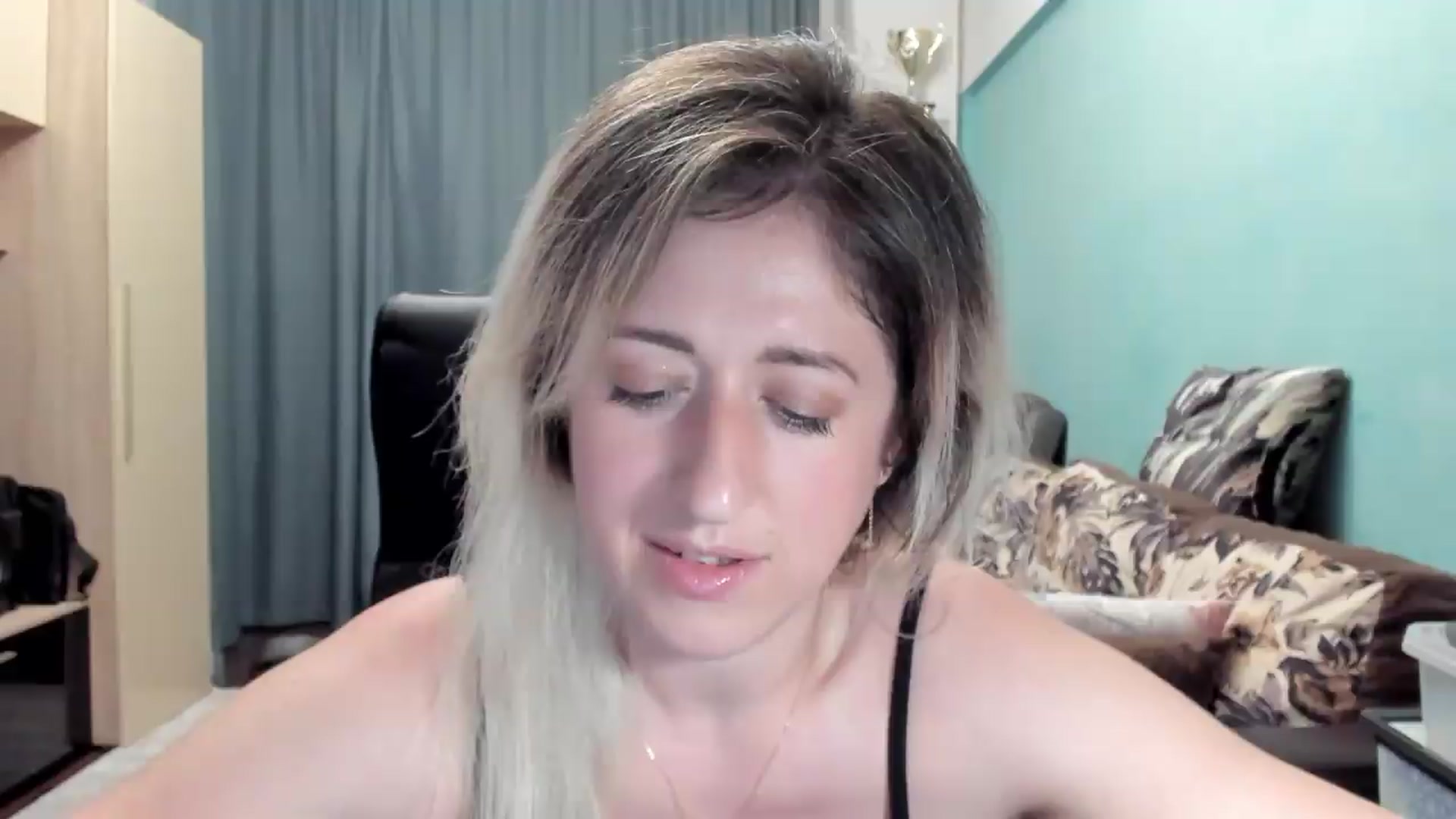 Gallery image thumbnail from SweetDelia_'s myfreecams stream on, 06/21/2026, 24:40 image 19 of 20