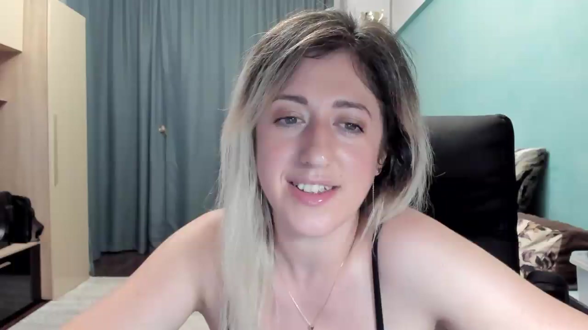 Gallery image thumbnail from SweetDelia_'s myfreecams stream on, 06/21/2026, 24:40 image 6 of 20