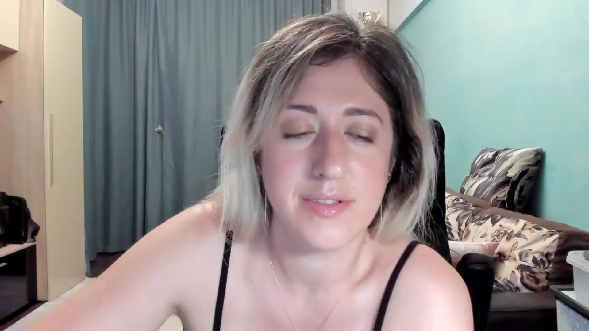 Gallery image thumbnail from SweetDelia_'s myfreecams stream on, 06/21/2026, 24:40 image 7 of 20