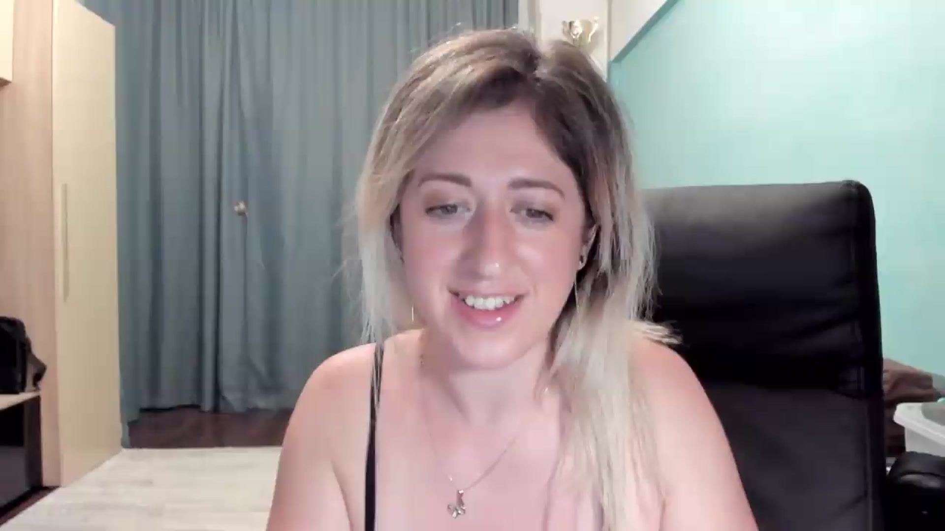Gallery image thumbnail from SweetDelia_'s myfreecams stream on, 06/21/2026, 01:46 image 4 of 20