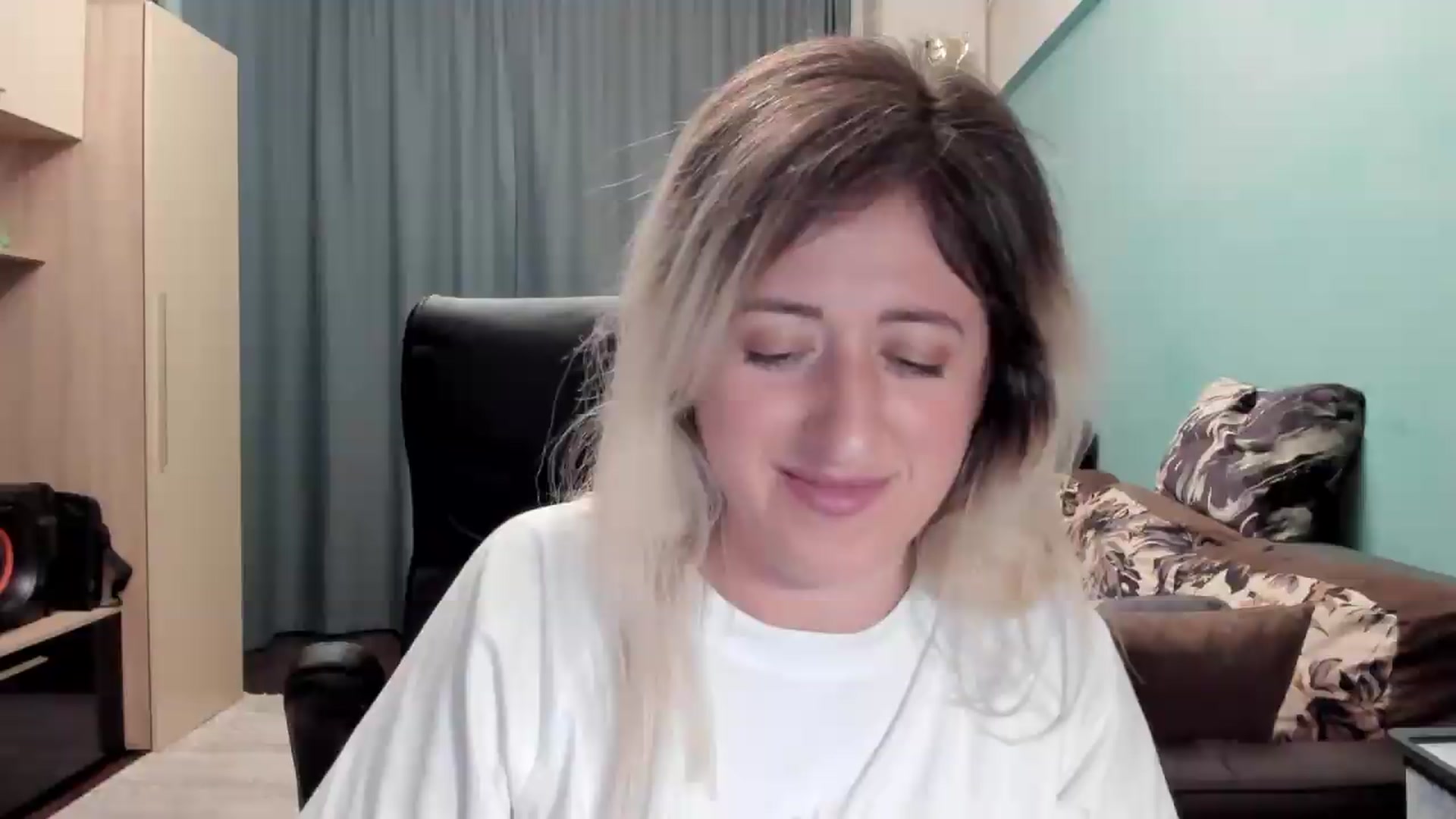 Gallery image thumbnail from SweetDelia_'s myfreecams stream on, 06/24/2026, 01:25 image 12 of 20