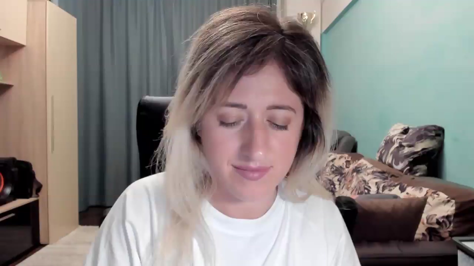 Gallery image thumbnail from SweetDelia_'s myfreecams stream on, 06/24/2026, 01:25 image 7 of 20