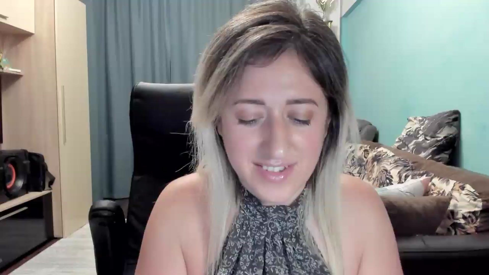 Gallery image thumbnail from SweetDelia_'s myfreecams stream on, 06/25/2026, 24:37 image 15 of 20