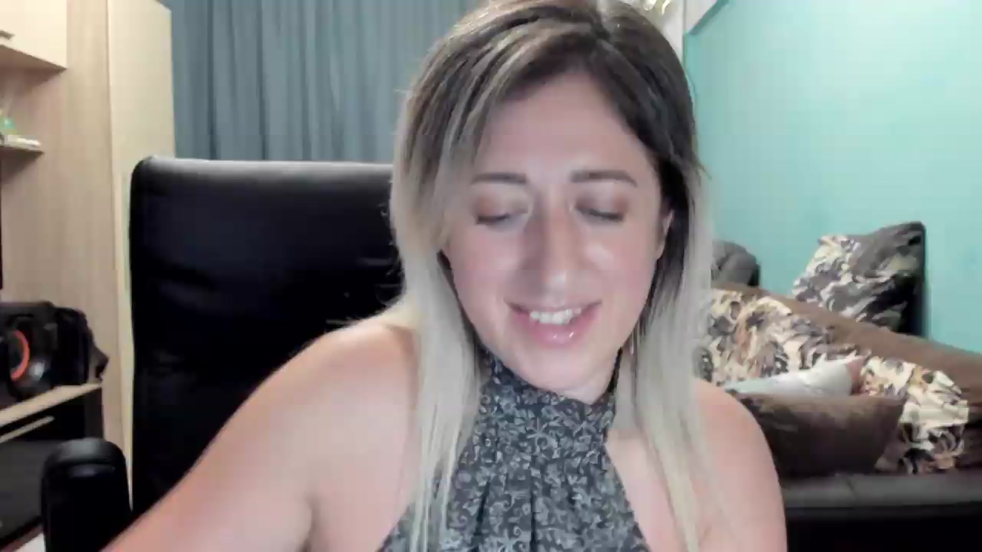 Gallery image thumbnail from SweetDelia_'s myfreecams stream on, 06/25/2026, 24:37 image 3 of 20
