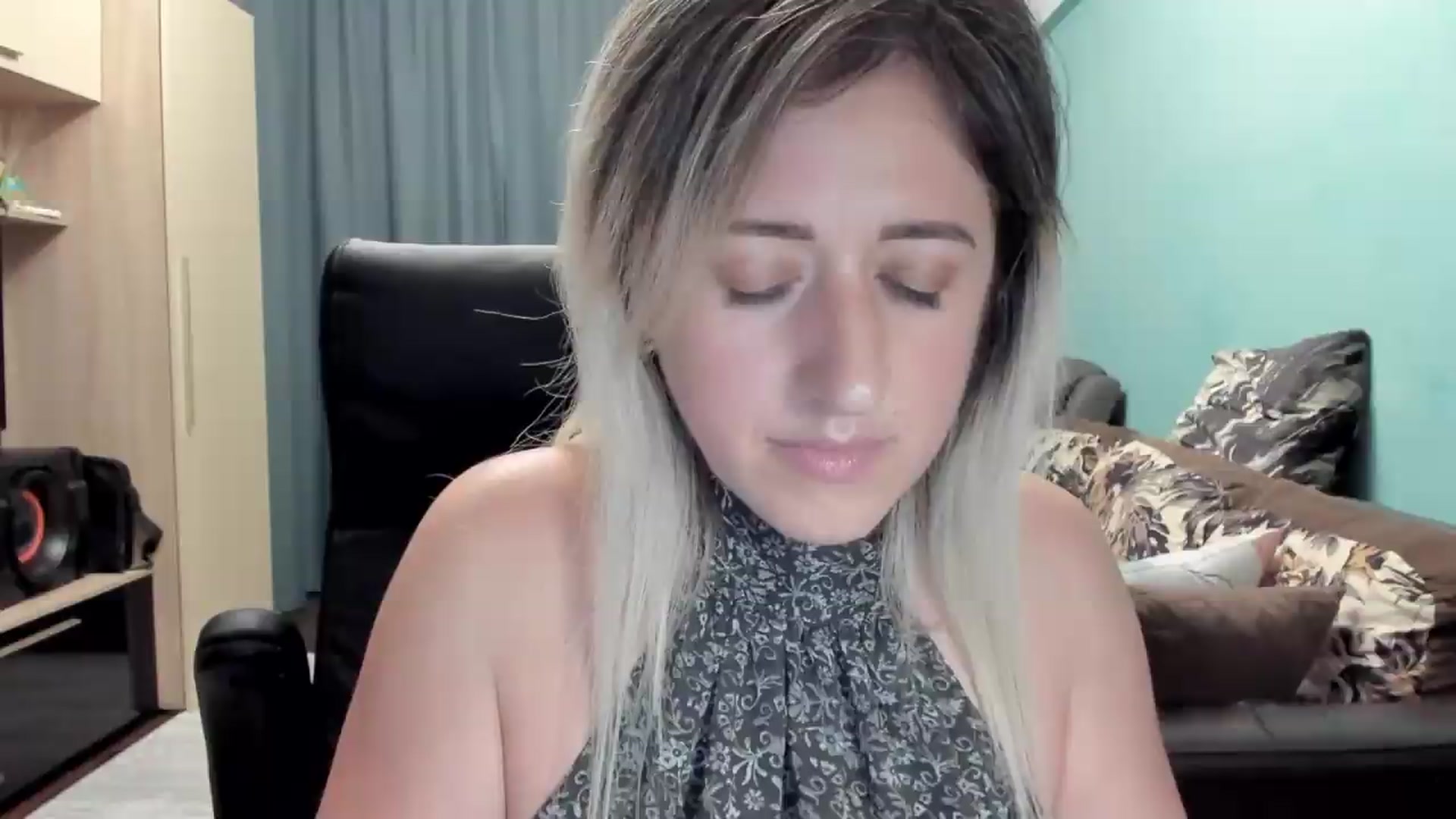 Gallery image thumbnail from SweetDelia_'s myfreecams stream on, 06/25/2026, 24:37 image 6 of 20
