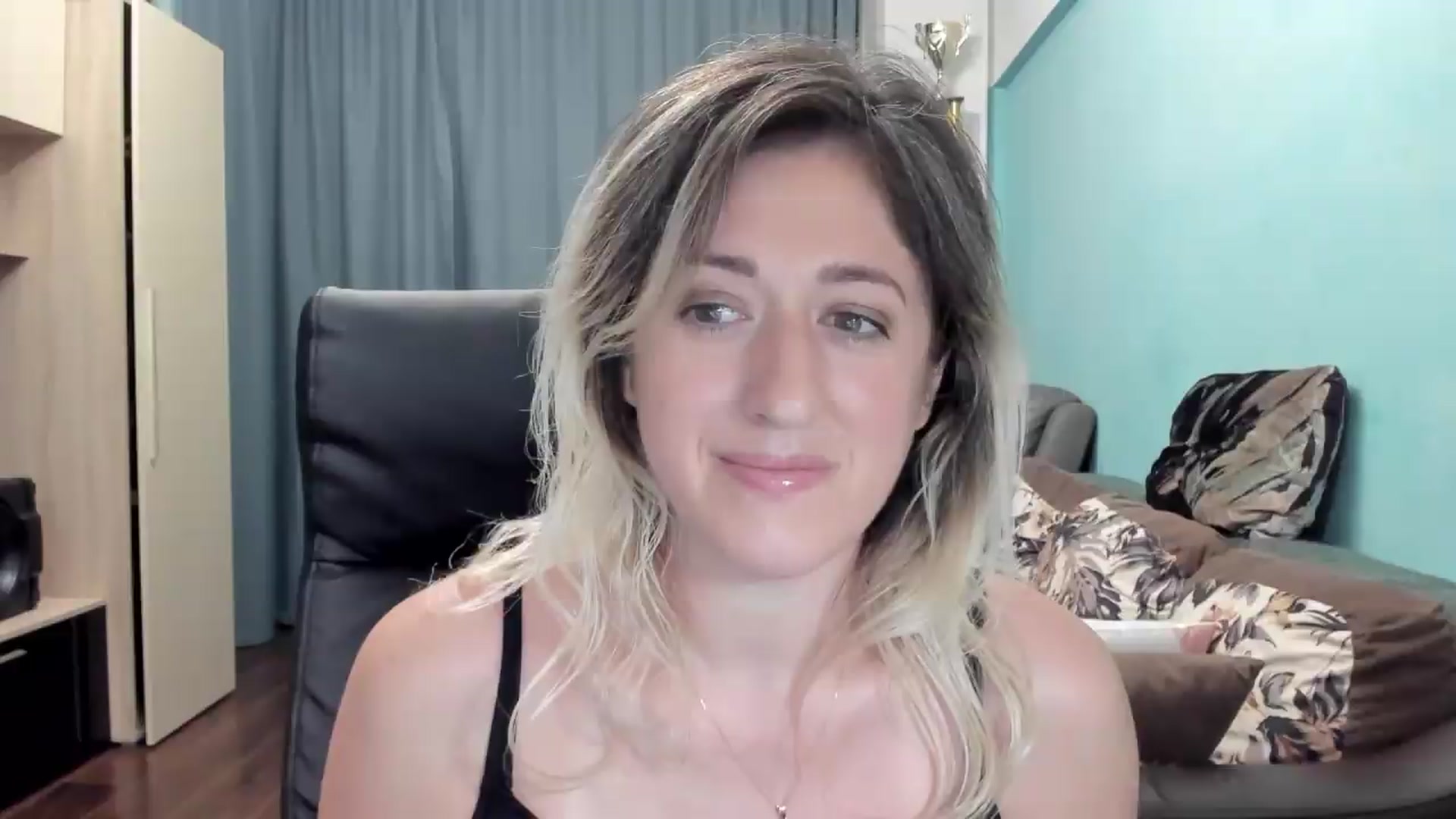 Gallery image thumbnail from SweetDelia_'s myfreecams stream on, 06/27/2026, 24:58 image 9 of 20
