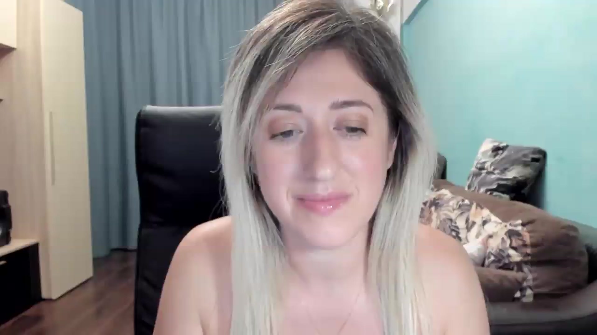 Gallery image thumbnail from SweetDelia_'s myfreecams stream on, 06/29/2026, 24:01 image 4 of 20