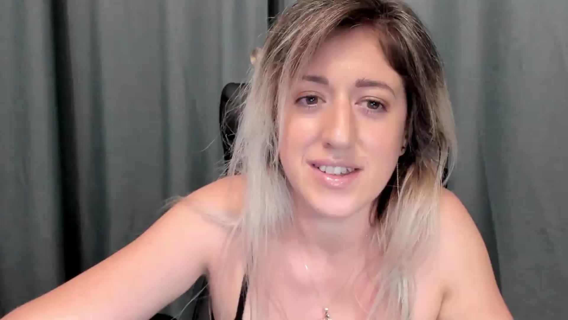 Gallery image thumbnail from SweetDelia_'s myfreecams stream on, 07/01/2026, 24:53 image 15 of 20