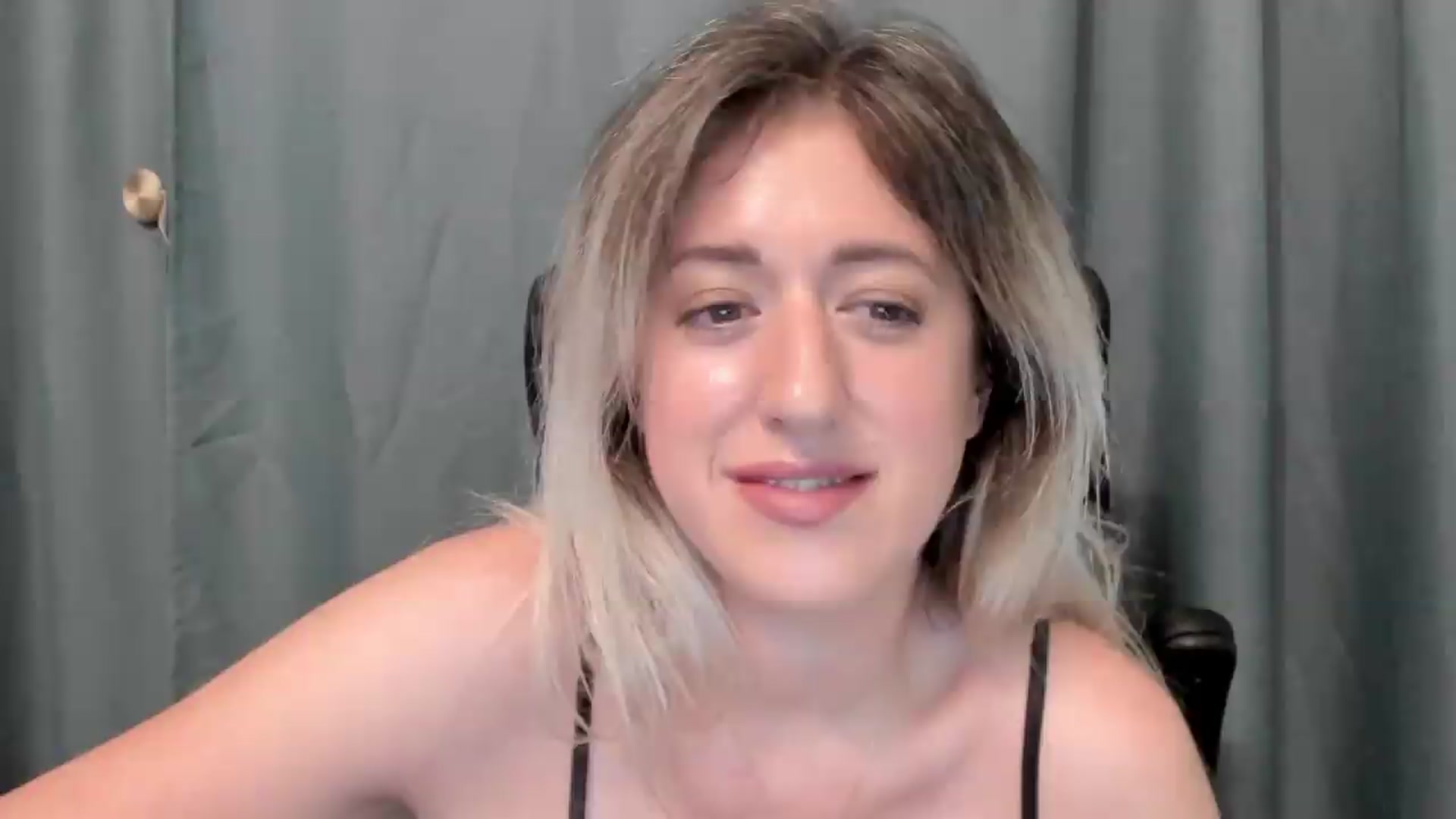 Gallery image thumbnail from SweetDelia_'s myfreecams stream on, 07/06/2026, 24:41 image 9 of 20