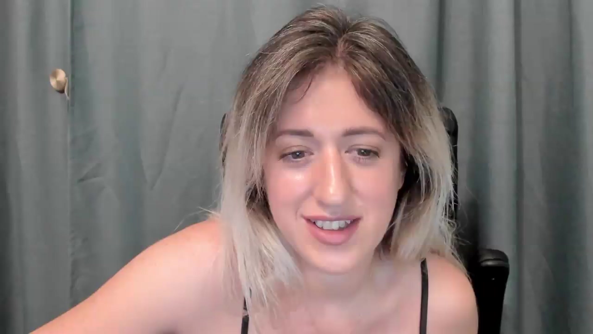 Gallery image thumbnail from SweetDelia_'s myfreecams stream on, 07/06/2026, 24:41 image 10 of 20