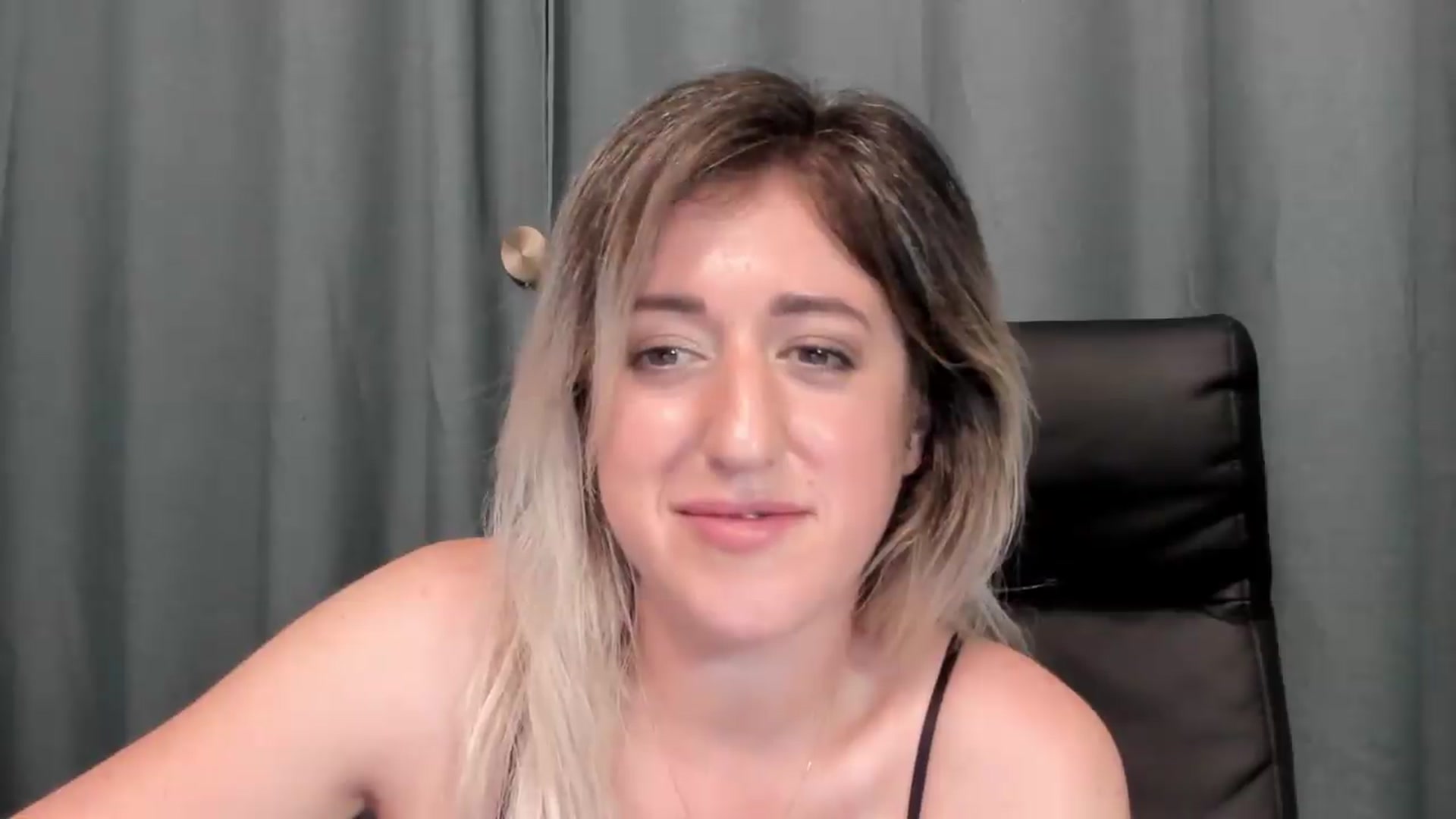 Gallery image thumbnail from SweetDelia_'s myfreecams stream on, 07/09/2026, 01:12 image 15 of 20