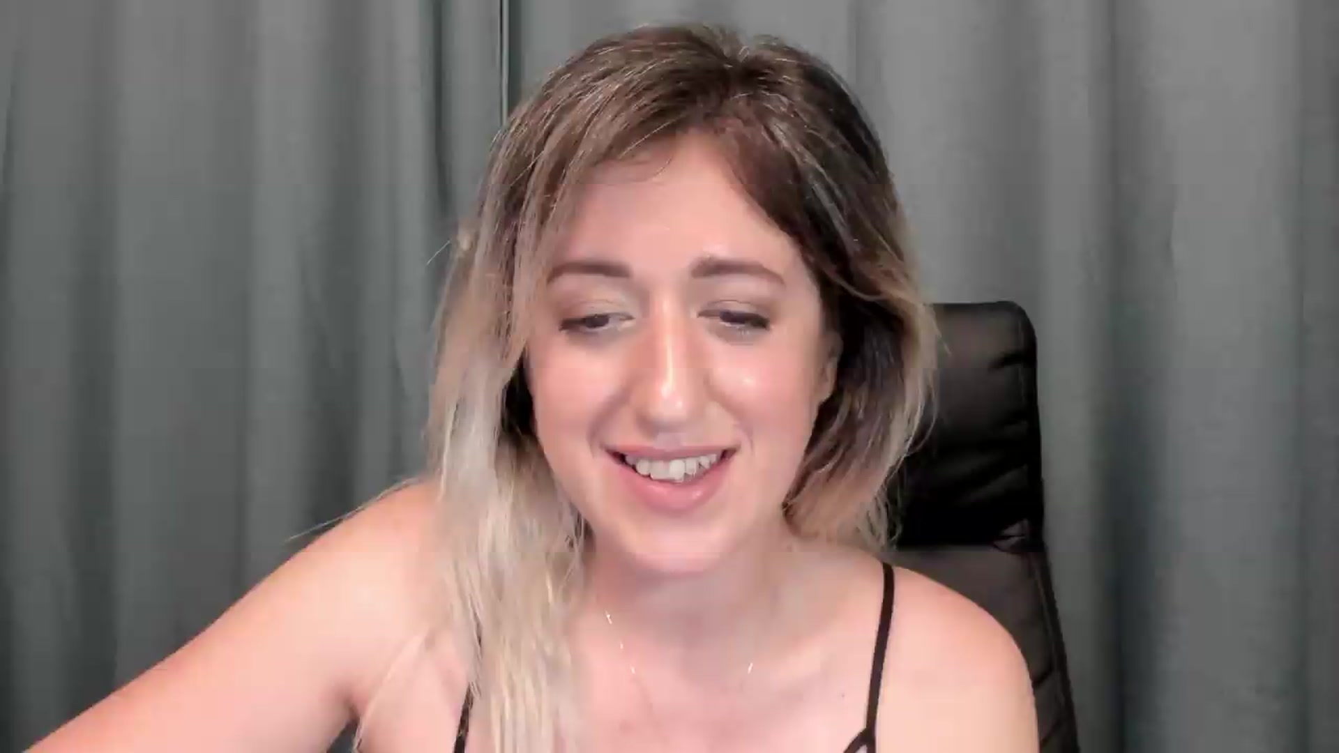 Gallery image thumbnail from SweetDelia_'s myfreecams stream on, 07/09/2026, 01:12 image 4 of 20