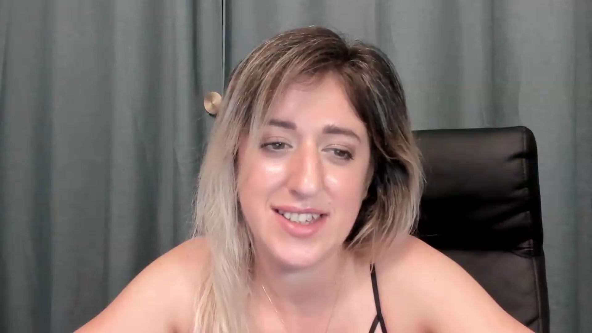 Gallery image thumbnail from SweetDelia_'s myfreecams stream on, 07/09/2026, 01:12 image 14 of 20