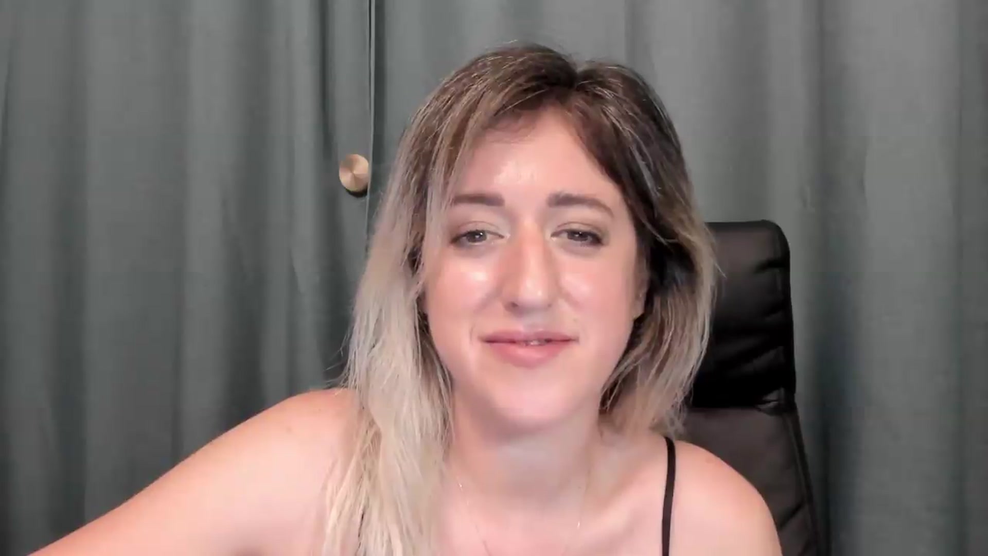 Gallery image thumbnail from SweetDelia_'s myfreecams stream on, 07/09/2026, 01:12 image 8 of 20