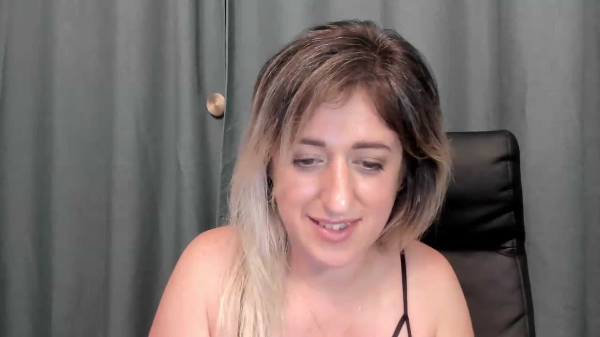Gallery image thumbnail from SweetDelia_'s myfreecams stream on, 07/09/2026, 01:12 image 16 of 20