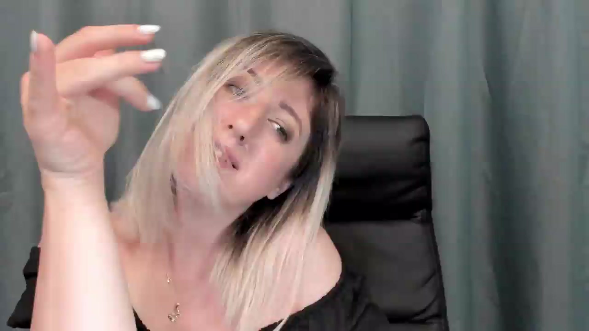 Gallery image thumbnail from SweetDelia_'s myfreecams stream on, 07/10/2026, 01:48 image 6 of 20
