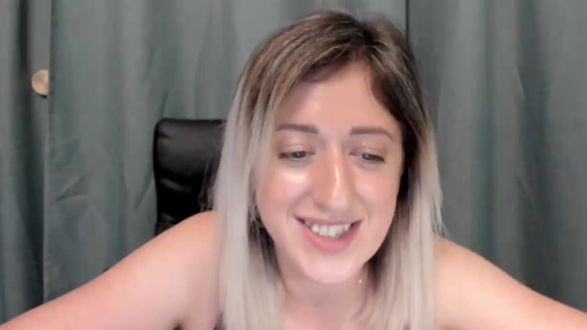 Gallery image thumbnail from SweetDelia_'s myfreecams stream on, 07/11/2026, 02:06 image 10 of 20