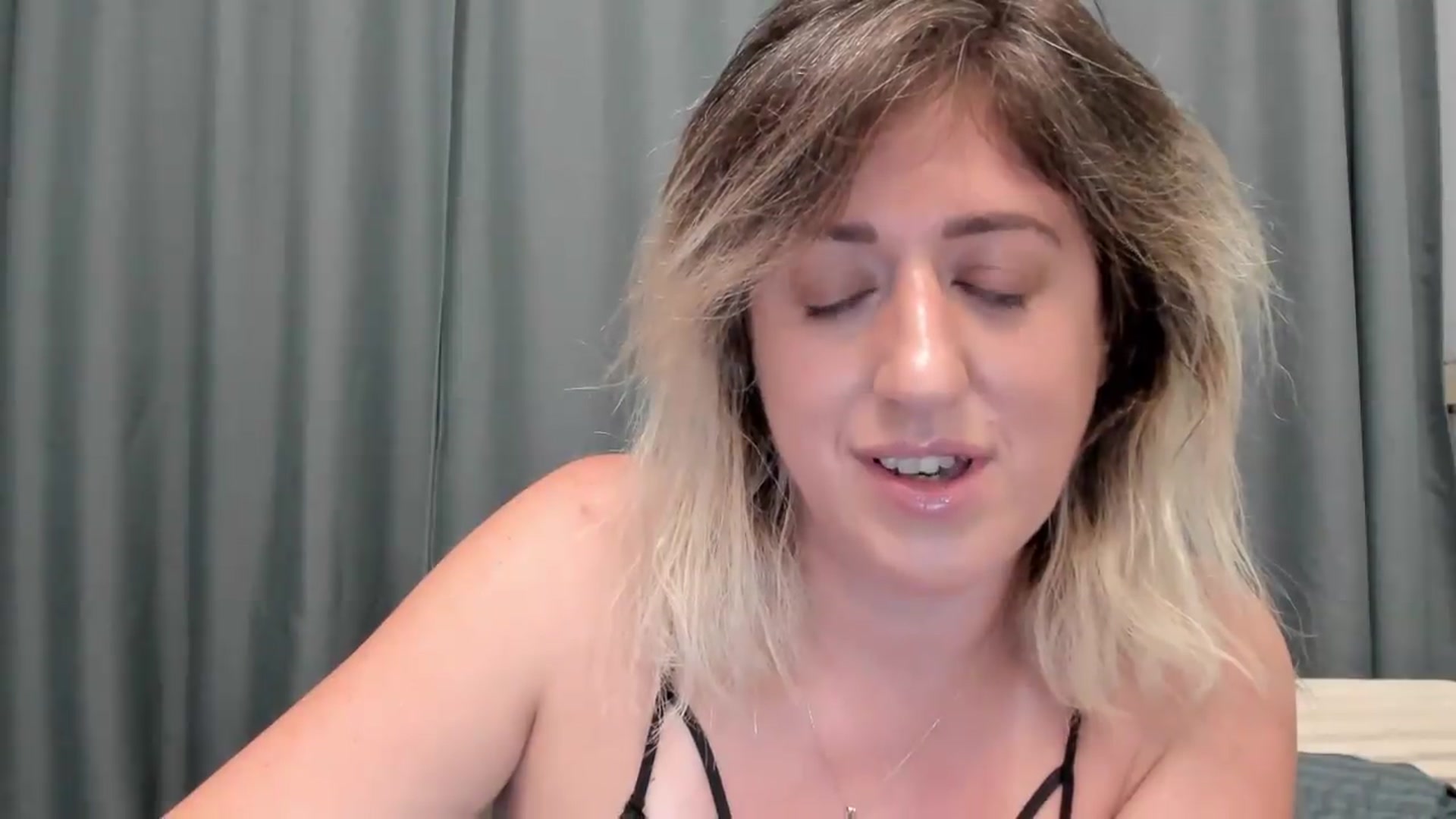 Gallery image thumbnail from SweetDelia_'s myfreecams stream on, 07/29/2026, 24:23 image 17 of 20