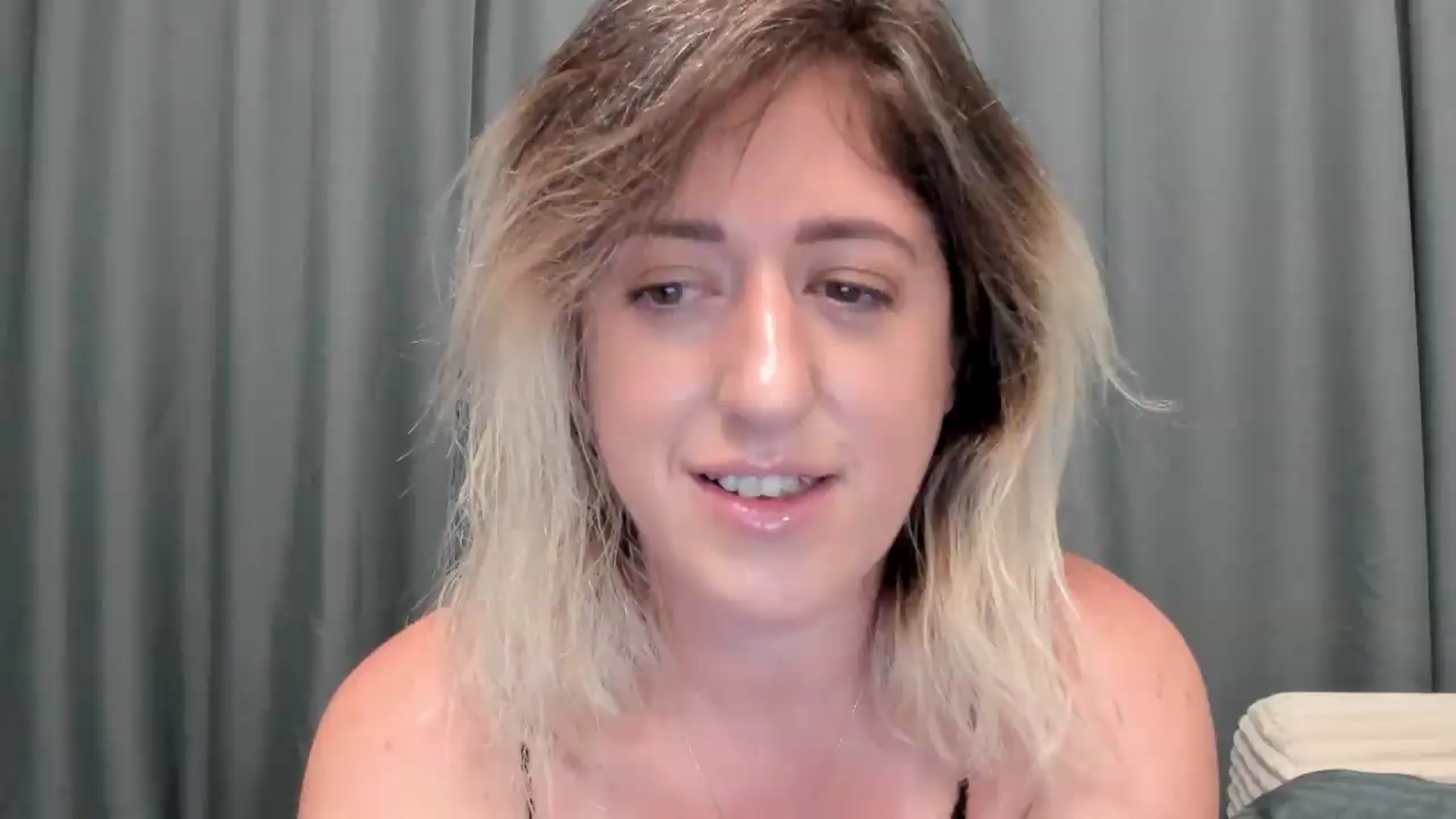 Gallery image thumbnail from SweetDelia_'s myfreecams stream on, 07/29/2026, 24:23 image 5 of 20