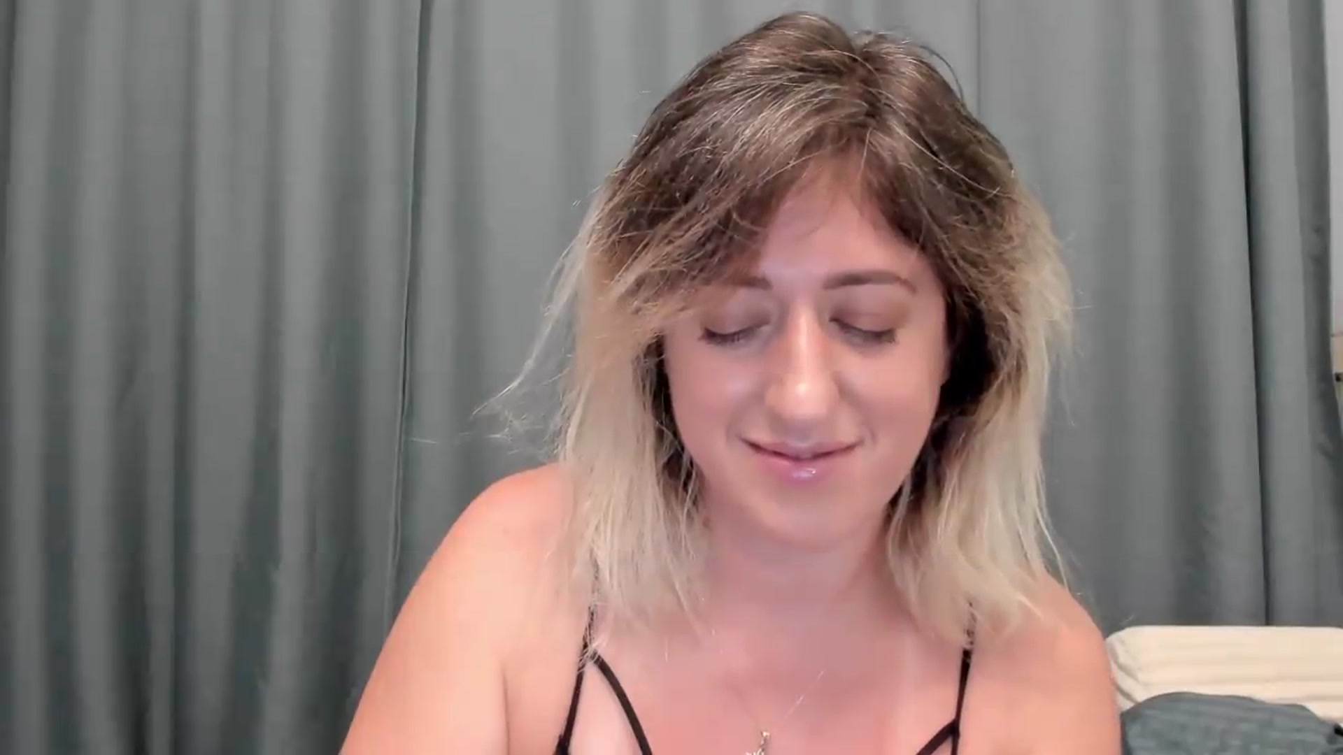 Gallery image thumbnail from SweetDelia_'s myfreecams stream on, 07/29/2026, 24:23 image 18 of 20