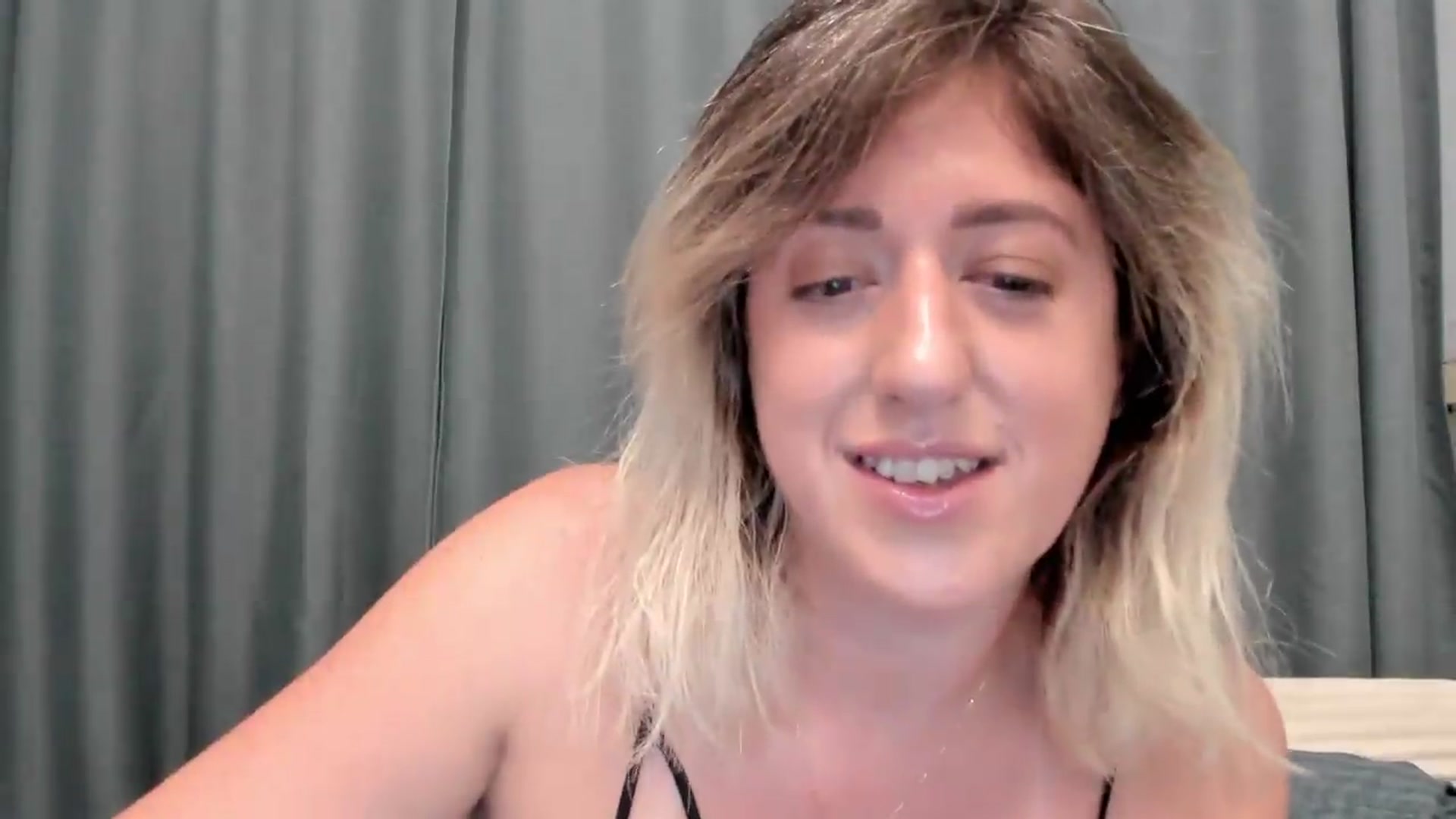 Gallery image thumbnail from SweetDelia_'s myfreecams stream on, 07/29/2026, 24:23 image 16 of 20