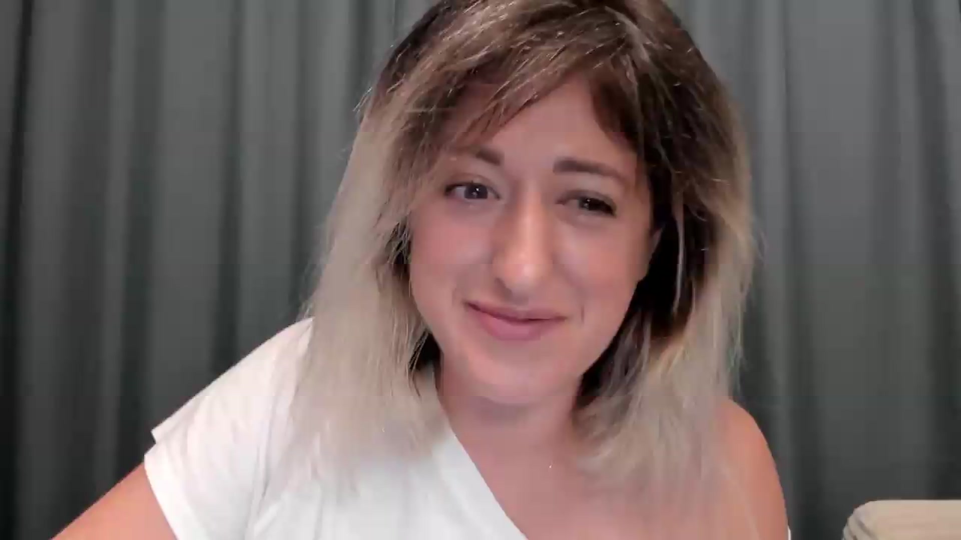 Gallery image thumbnail from SweetDelia_'s myfreecams stream on, 08/01/2026, 01:14 image 13 of 20